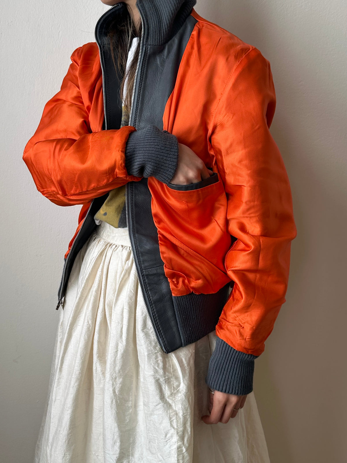 1990s German Air Force Leather Flight Jacket Luftwaffe Bundeswehr ドイツ軍 空軍 パイロット Pilot jacket エアフォース グレー 灰色 レザー ジャケット 90年代 Toto Praha Vintage clothing shop Antique shop 古着屋 プラハ Showroom appointment Prague ユーロ古着 ヨーロッパ古着 古着卸 ヴィンテージ