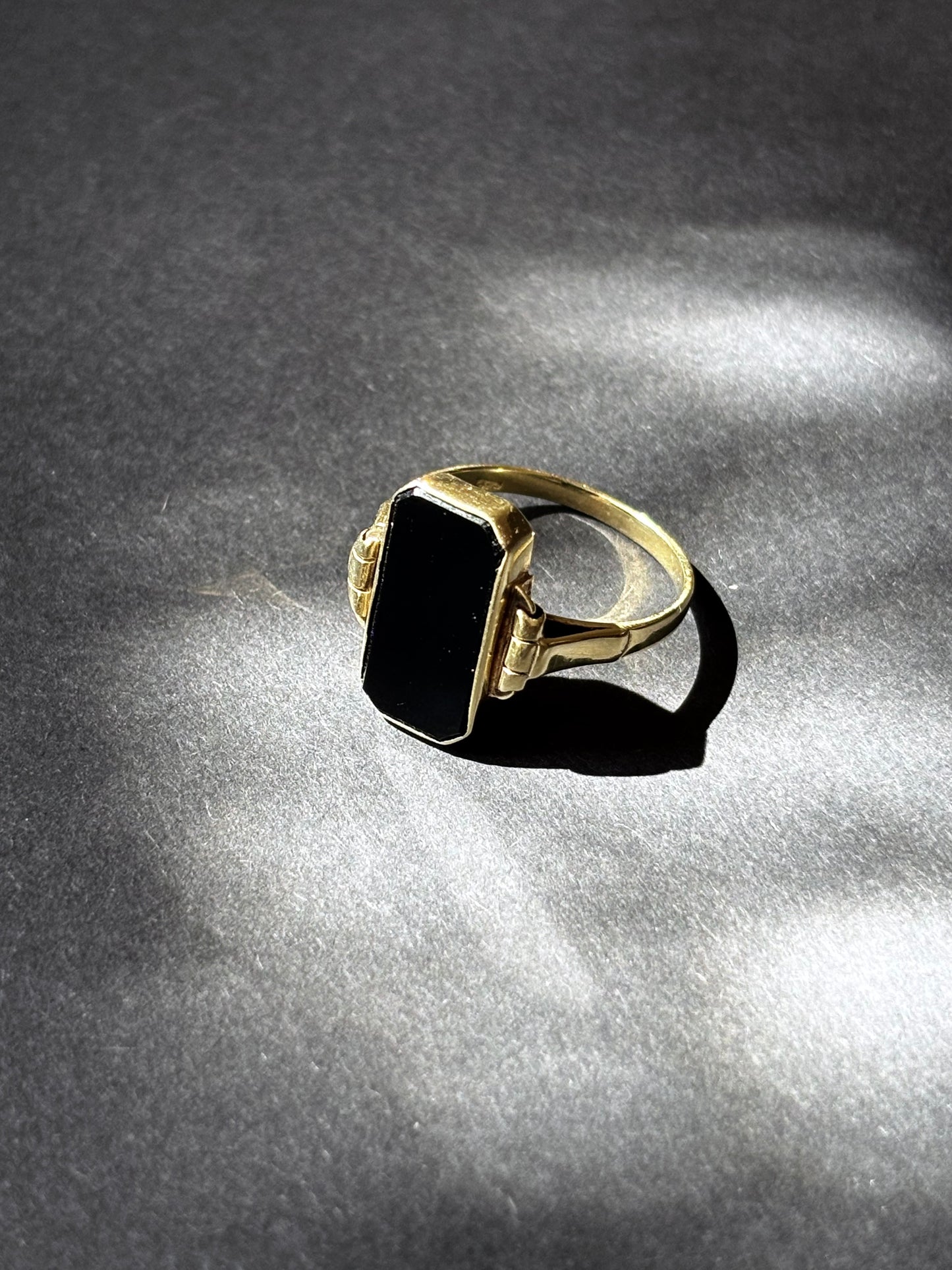20-30s Artdeco Czechoslovakia signet ring Au585/Onyx