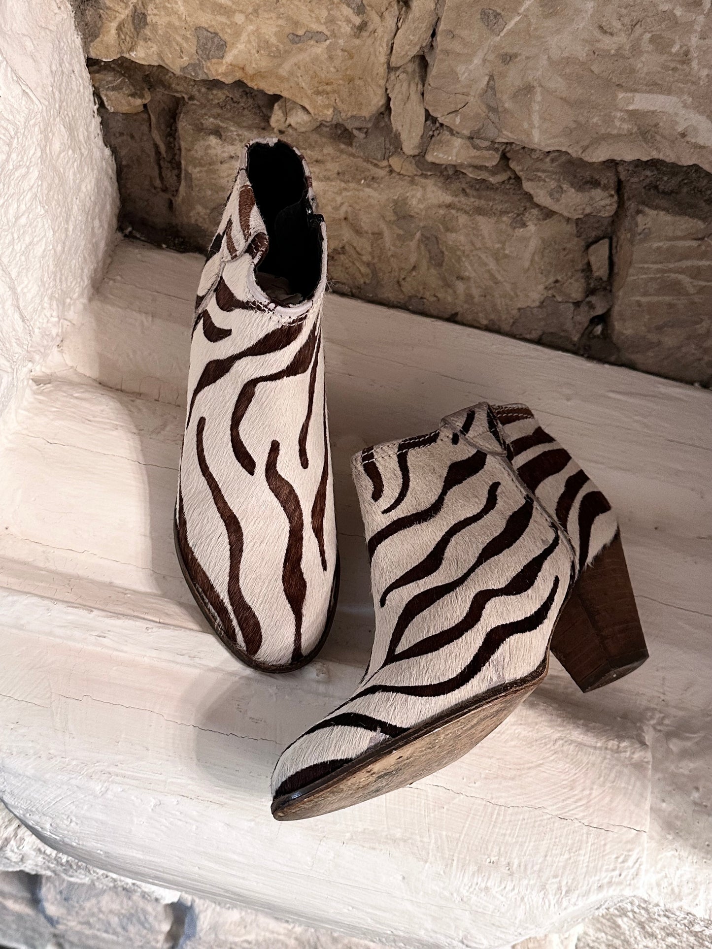 haircalf zebra fur boots