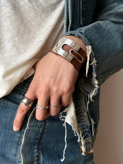 Marc Deloche Paris vintage sterling silver 925 buckle leather belt bangle bracelet cuff armband France French シルバーバングル レザーバングル ヴィンテージシルバーバングル シルバージュエリー ヴィンテージシルバージュエリー Prague antique shop 古着屋 アンティークショップ TOTO
