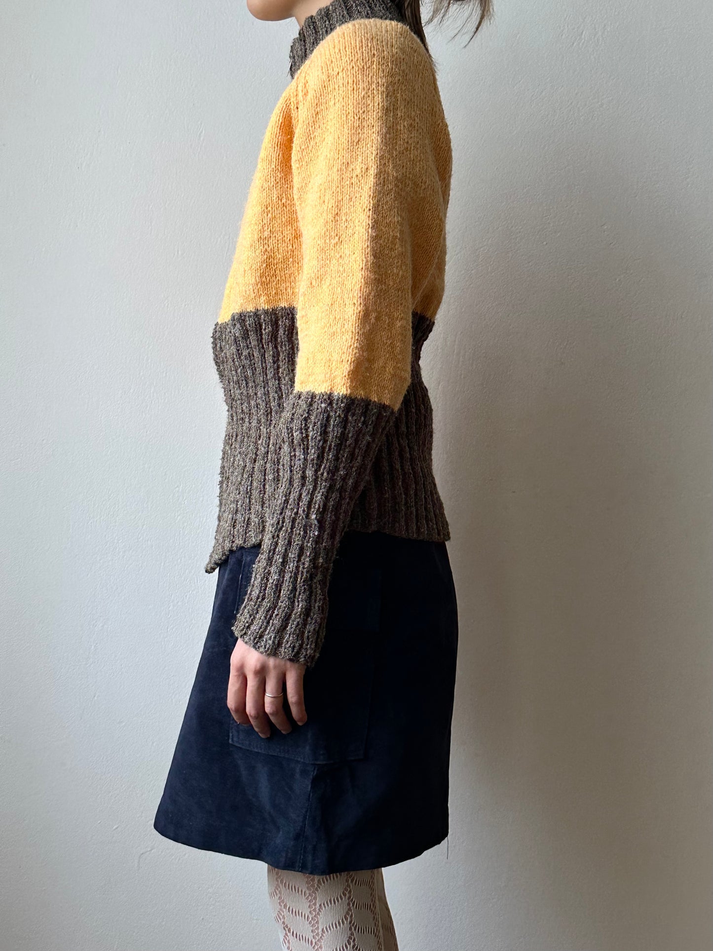 Handknitting zip sweater