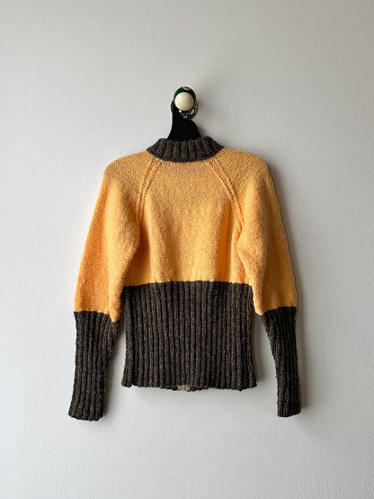 Handknitting zip sweater