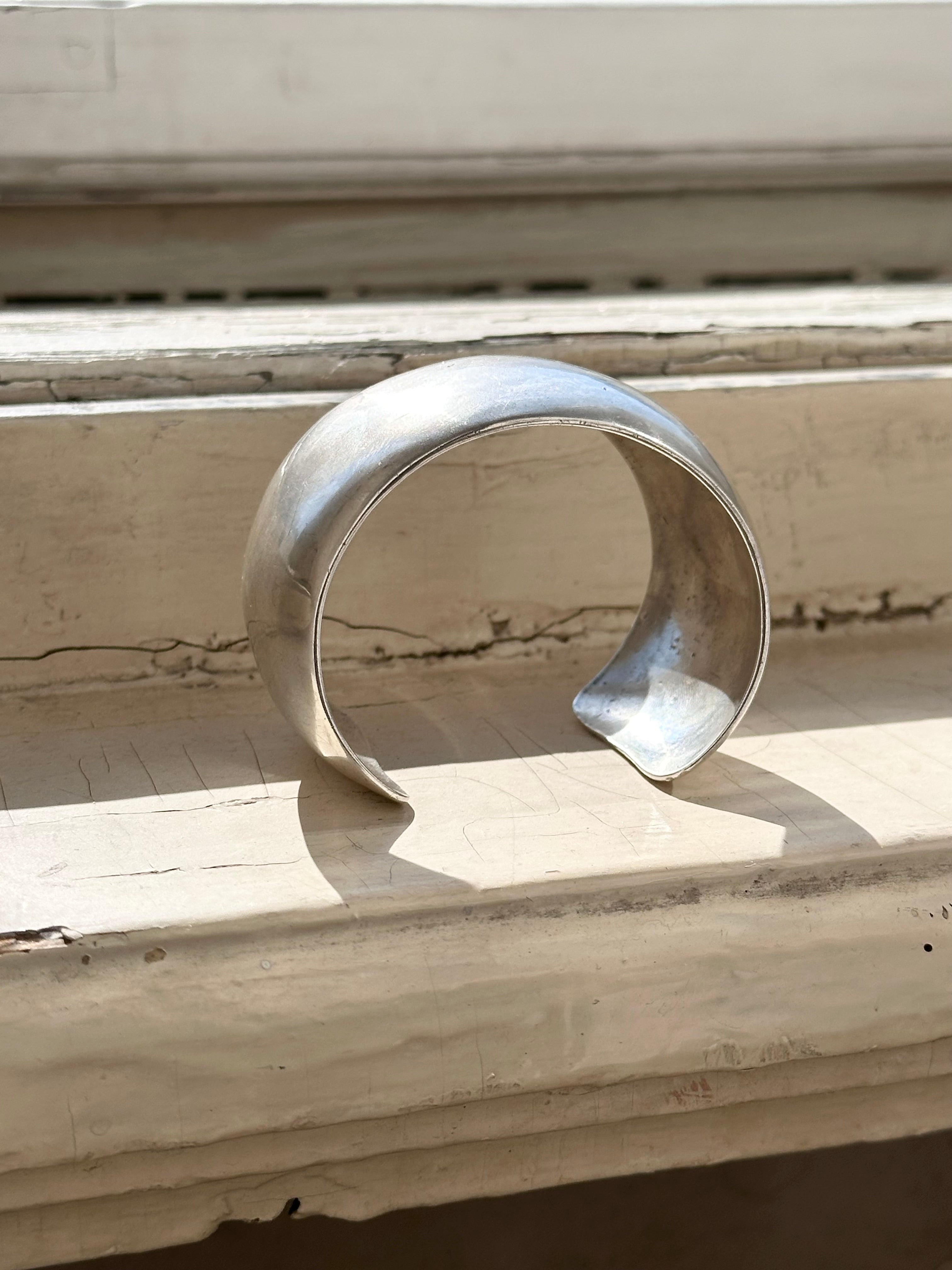 1980s Navajo Native American cuff bangle by Howard S. Begay – TOTO