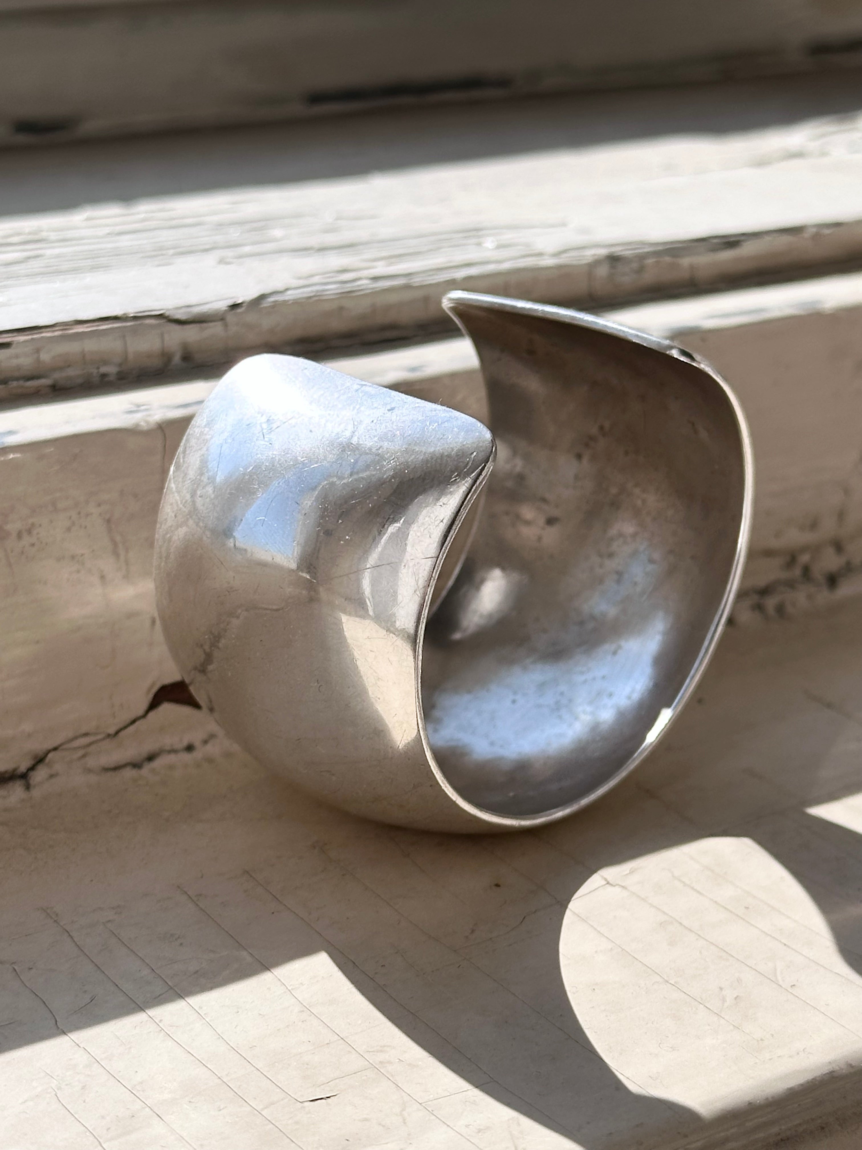 1980s Navajo Native American cuff bangle by Howard S. Begay – TOTO