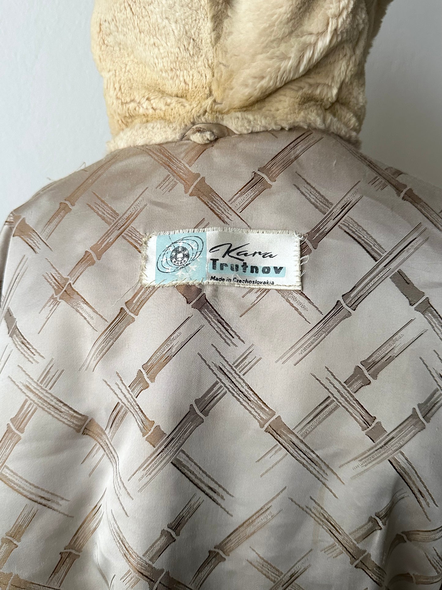 -60s Czechoslovakia real fur zip-up parka