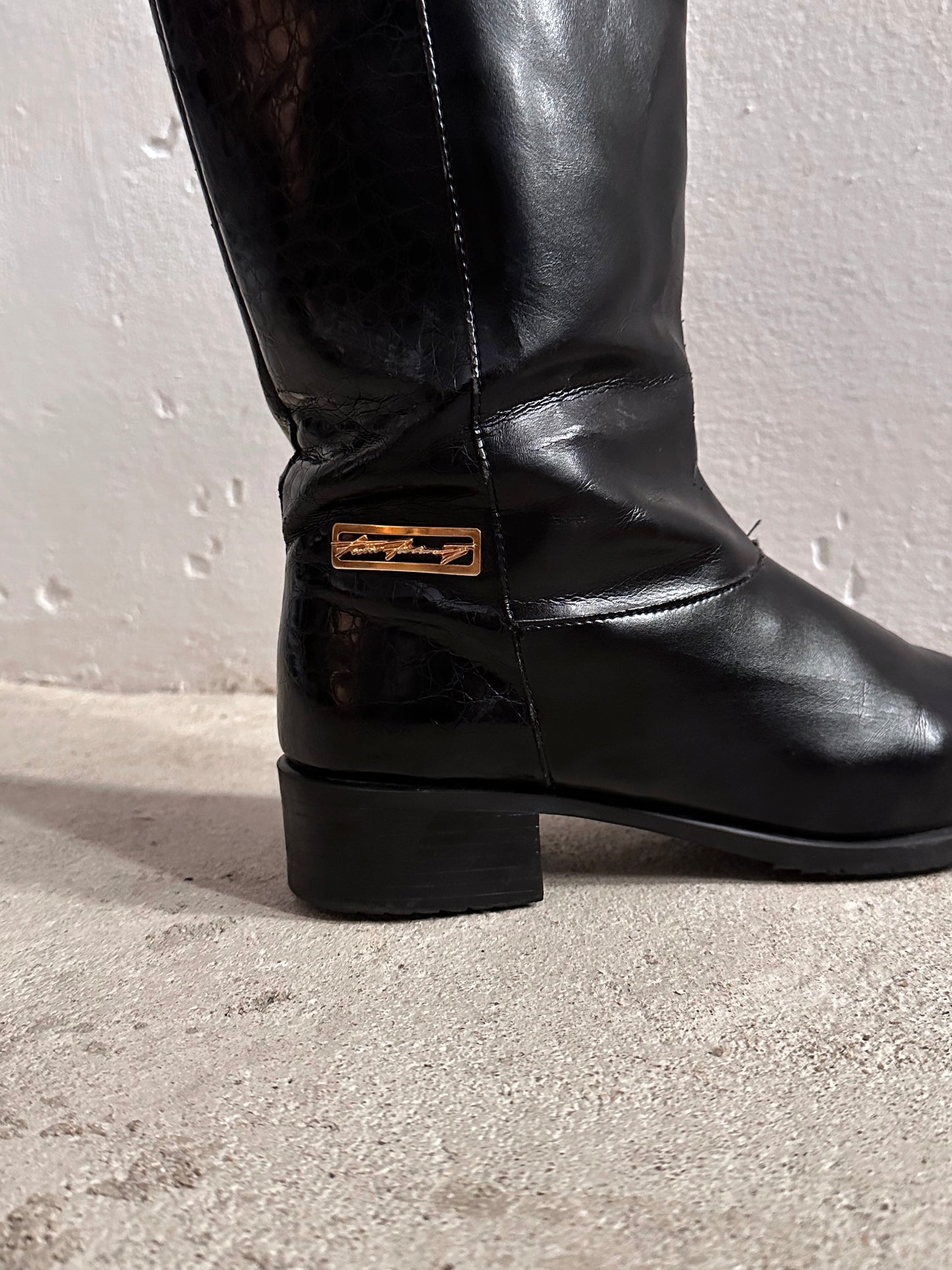 Late 70s-80s PERTTI PALMROTH Black leather boots - sz 8h