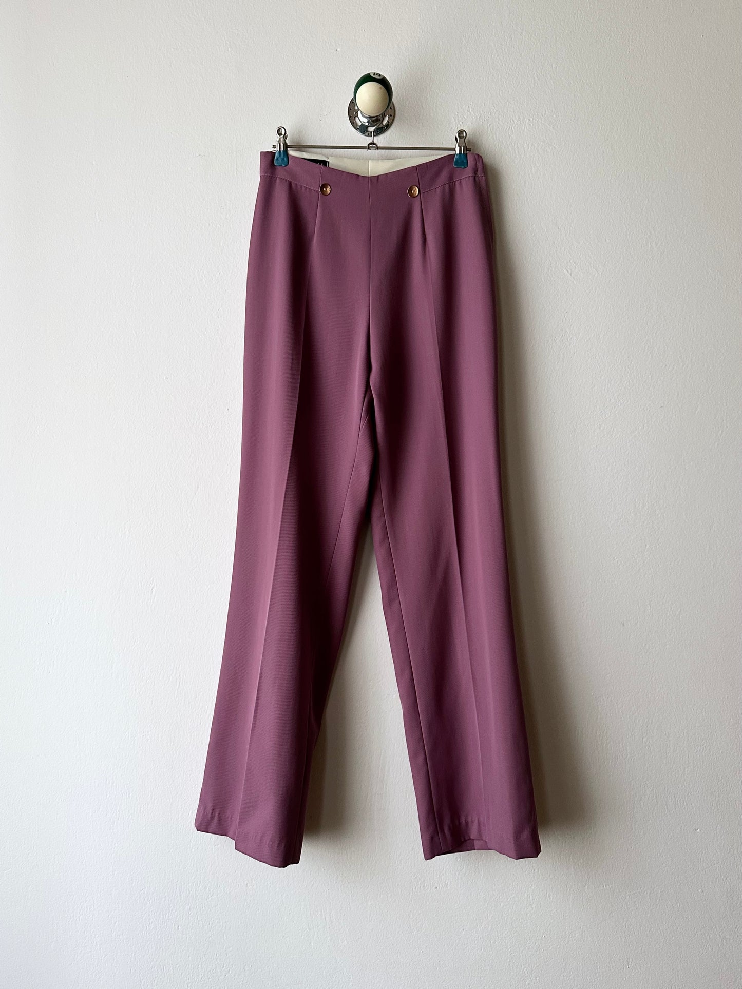 Purple smoke wrinkleless trouser