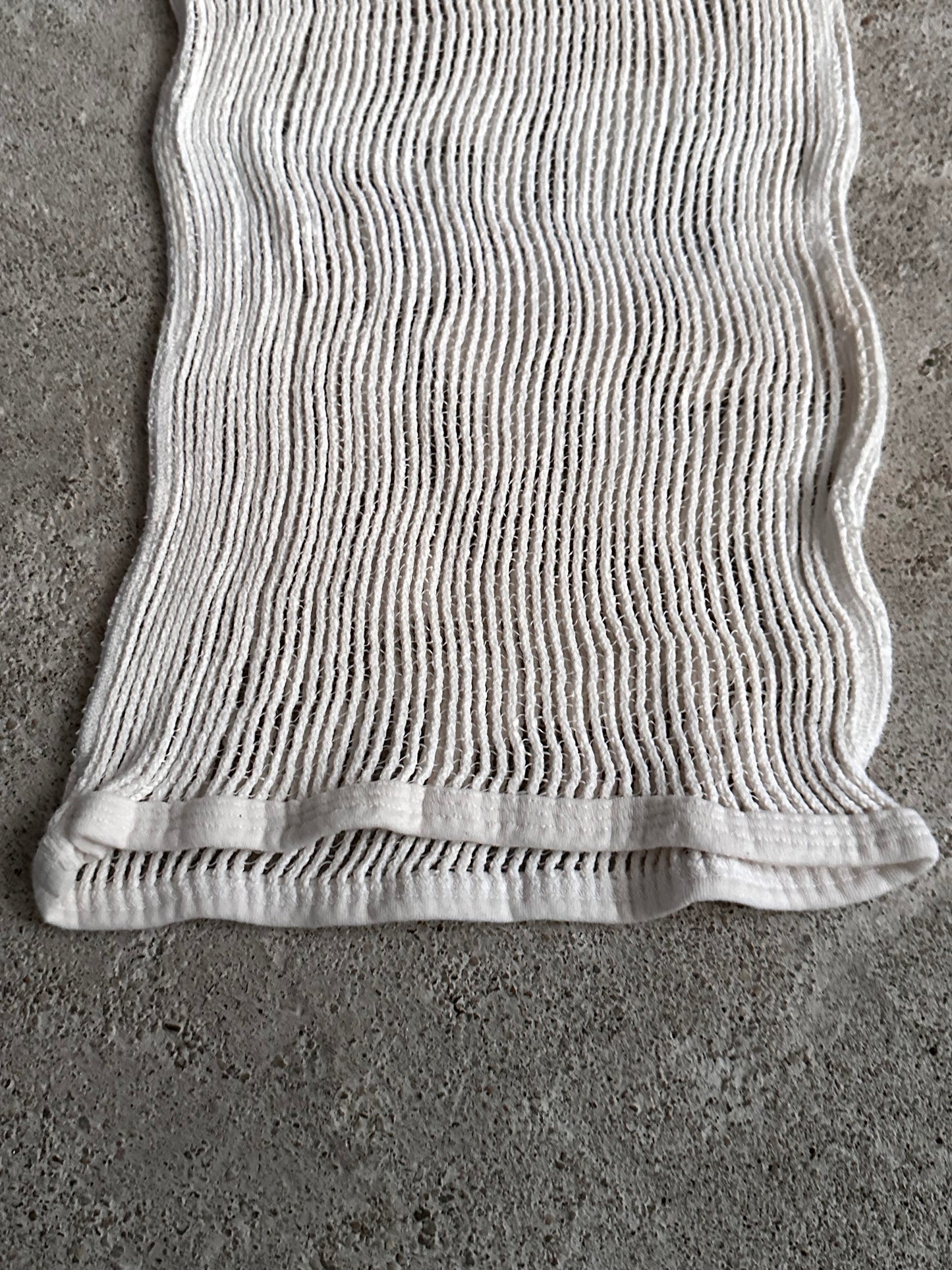 Deadstock 1970s Danish army mesh top 2-pack - M