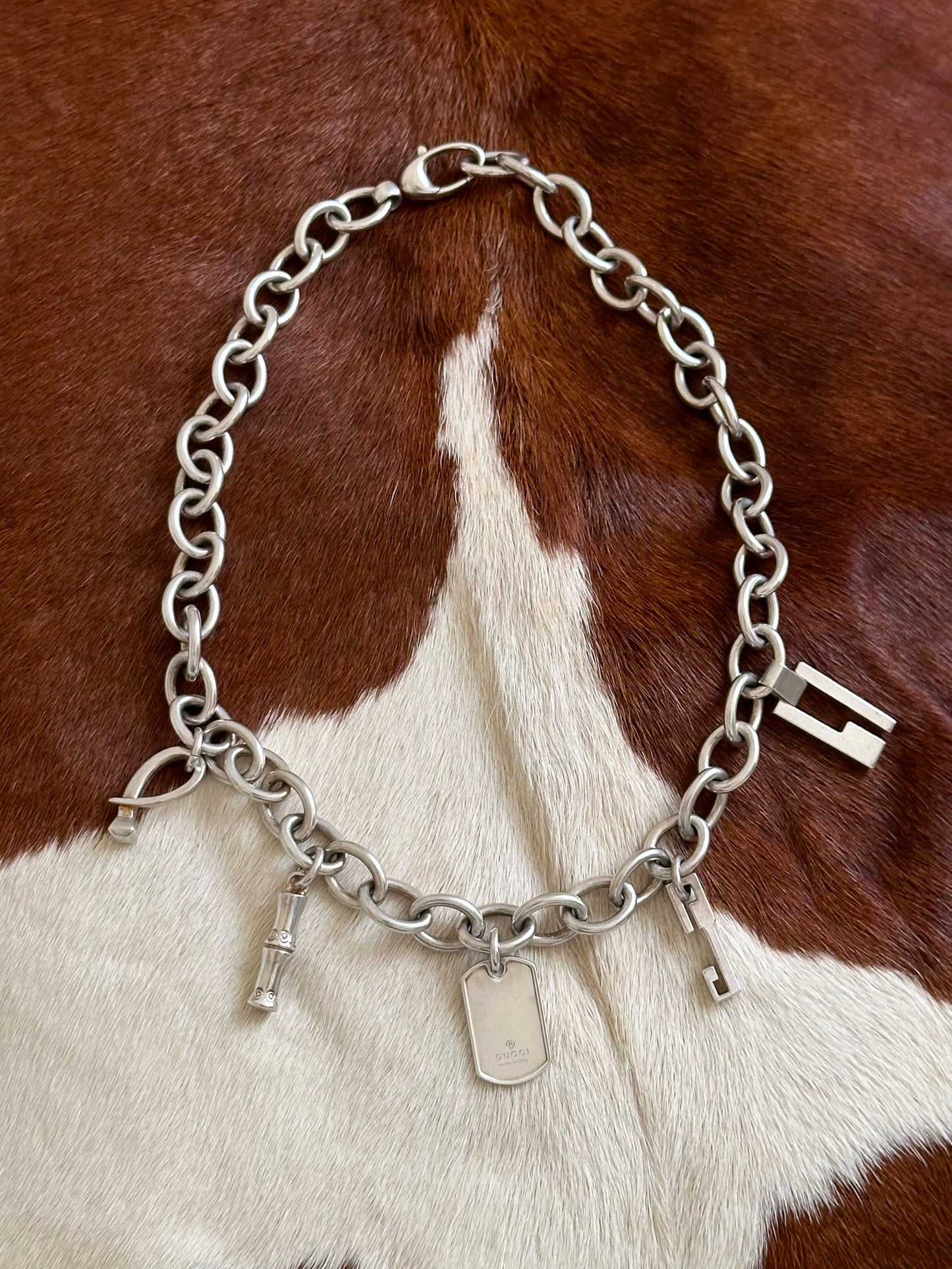 GUCCI vintage silver 925 charm necklace chain horsebit plate tag horn グッチ チャームネックレス チェーンネックレス ヴィンテージシルバー チャーム シルバー ヴィンテージ 古着屋 ヴィンテージショップ アンティークショップ vintage store antique shop Prague プラハ チェコ