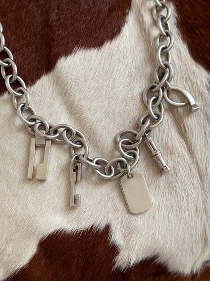 GUCCI vintage silver 925 charm necklace chain horsebit plate tag horn グッチ チャームネックレス チェーンネックレス ヴィンテージシルバー チャーム シルバー ヴィンテージ 古着屋 ヴィンテージショップ アンティークショップ vintage store antique shop Prague プラハ チェコ bamboo 竹 バンブー
