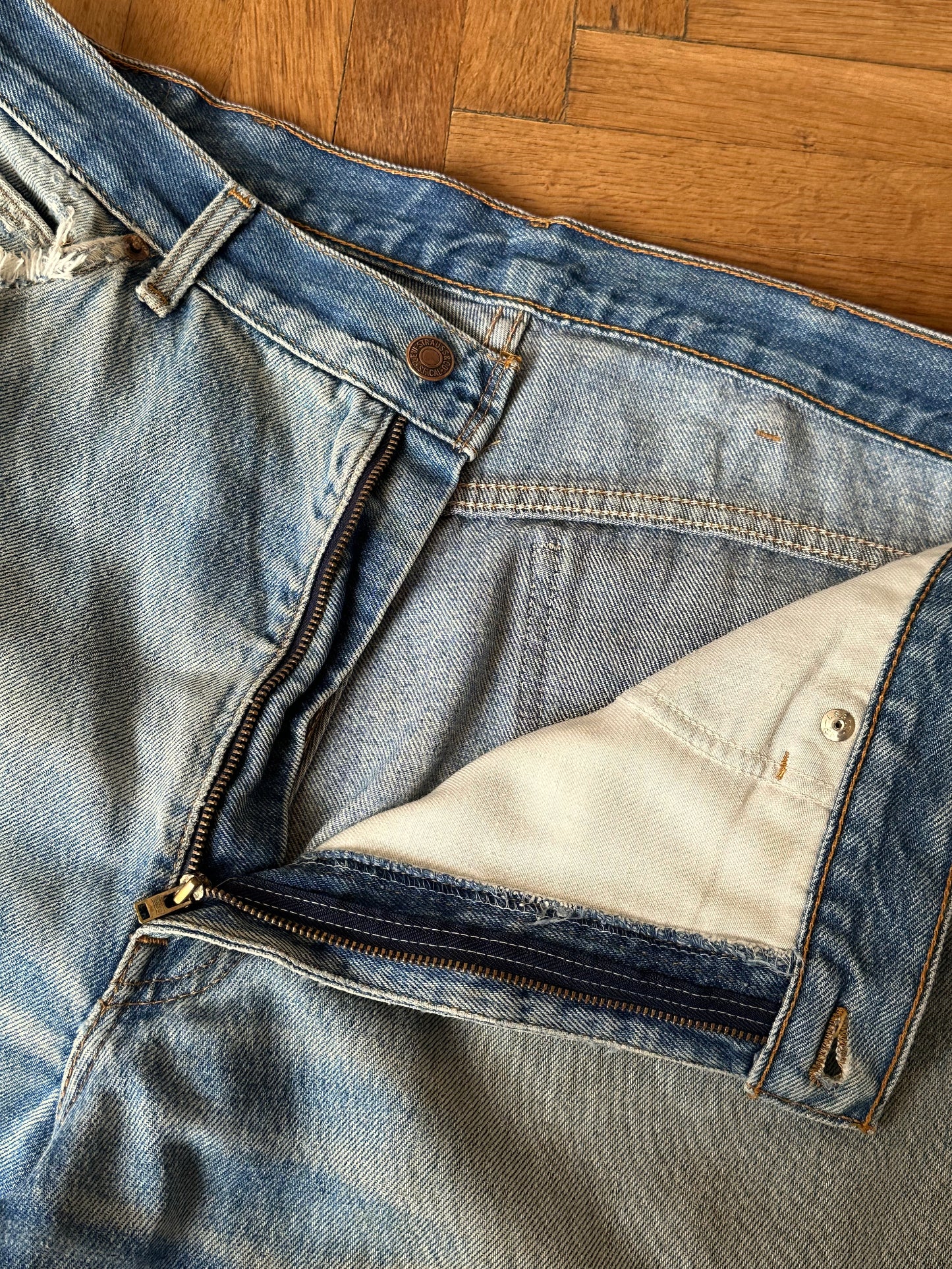 90s Levi's denim trousers - w33