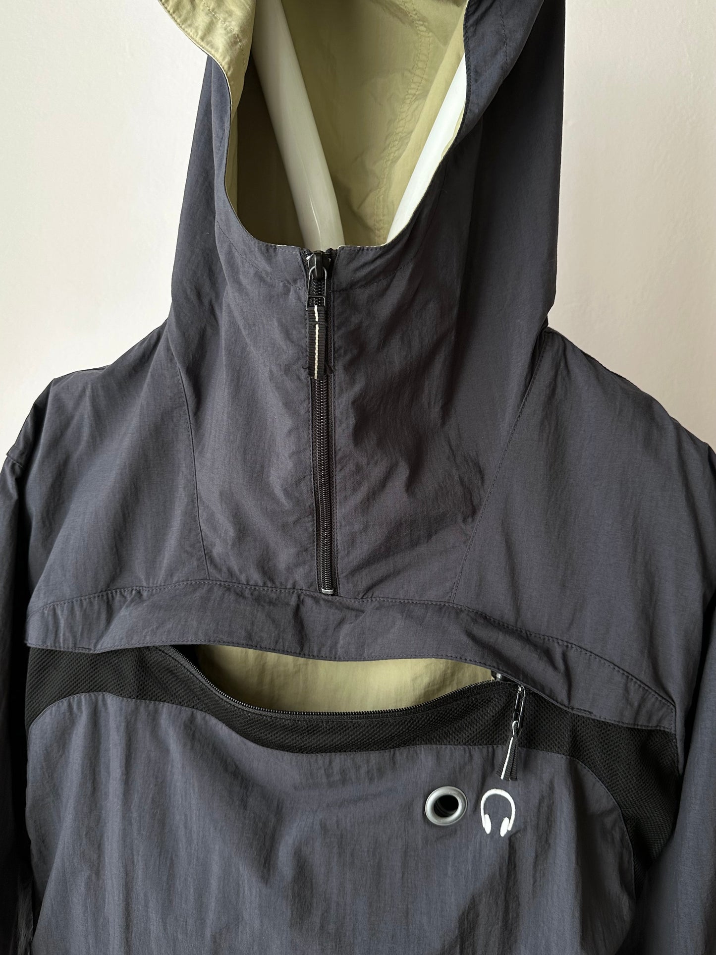 early 2000's PUMA packable nylon active smock