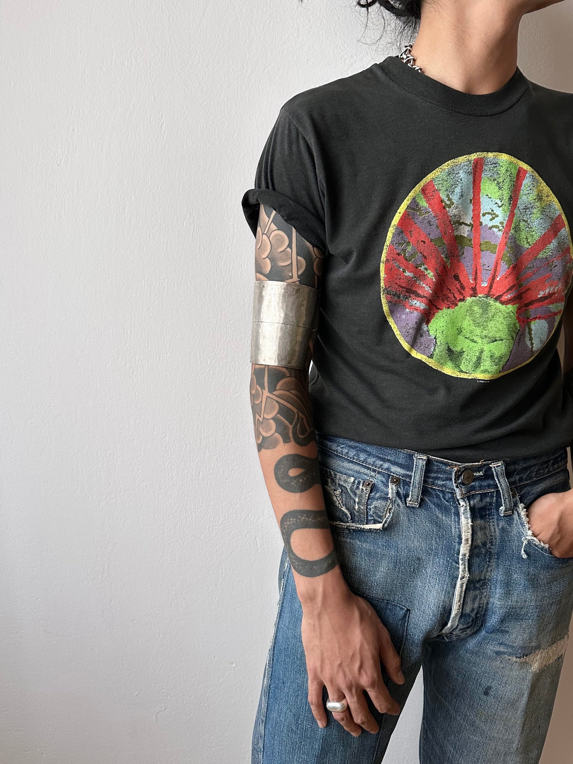 Frances Patiky Stein estate wardrobe auction audap African silver shield cuff bangle armband stering 925 Africa ethnic vintage t-shirt t-shirts tee アフリカンシルバー シルバーバングル シルバーカフ ヴィンテージシルバー ヴィンテージ シルバー TOTO Prague プラハ チェコ 古着屋 ヴィンテージショップ アンティークショップ antique store shop