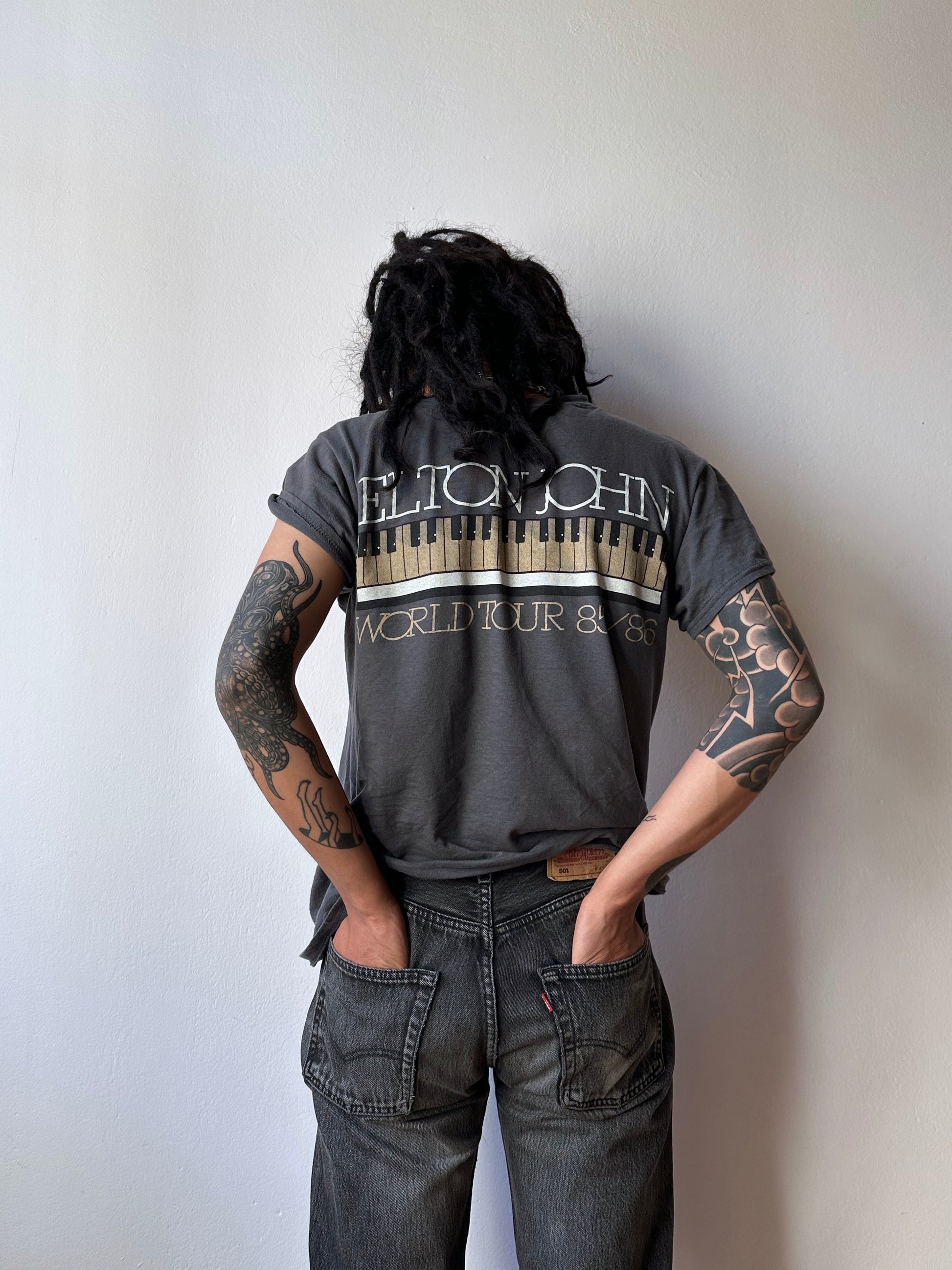 Levi's 501 Black Denim Trousers Vintage Toto Praha Vintage clothing store Antique shop Prague Wholesale 90's 1990's 