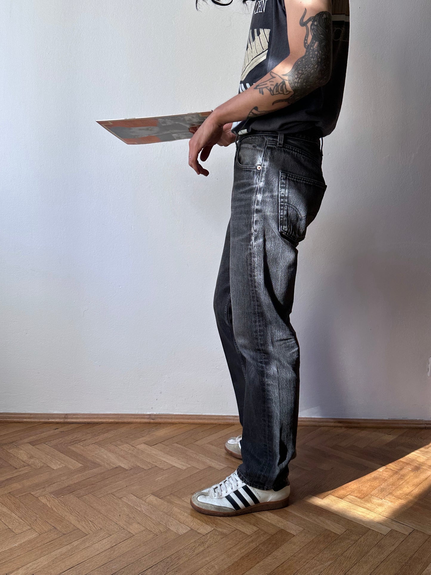 Levi's 501 Black Denim Trousers Vintage Toto Praha Vintage clothing store Antique shop Prague Wholesale 90's 1990's 