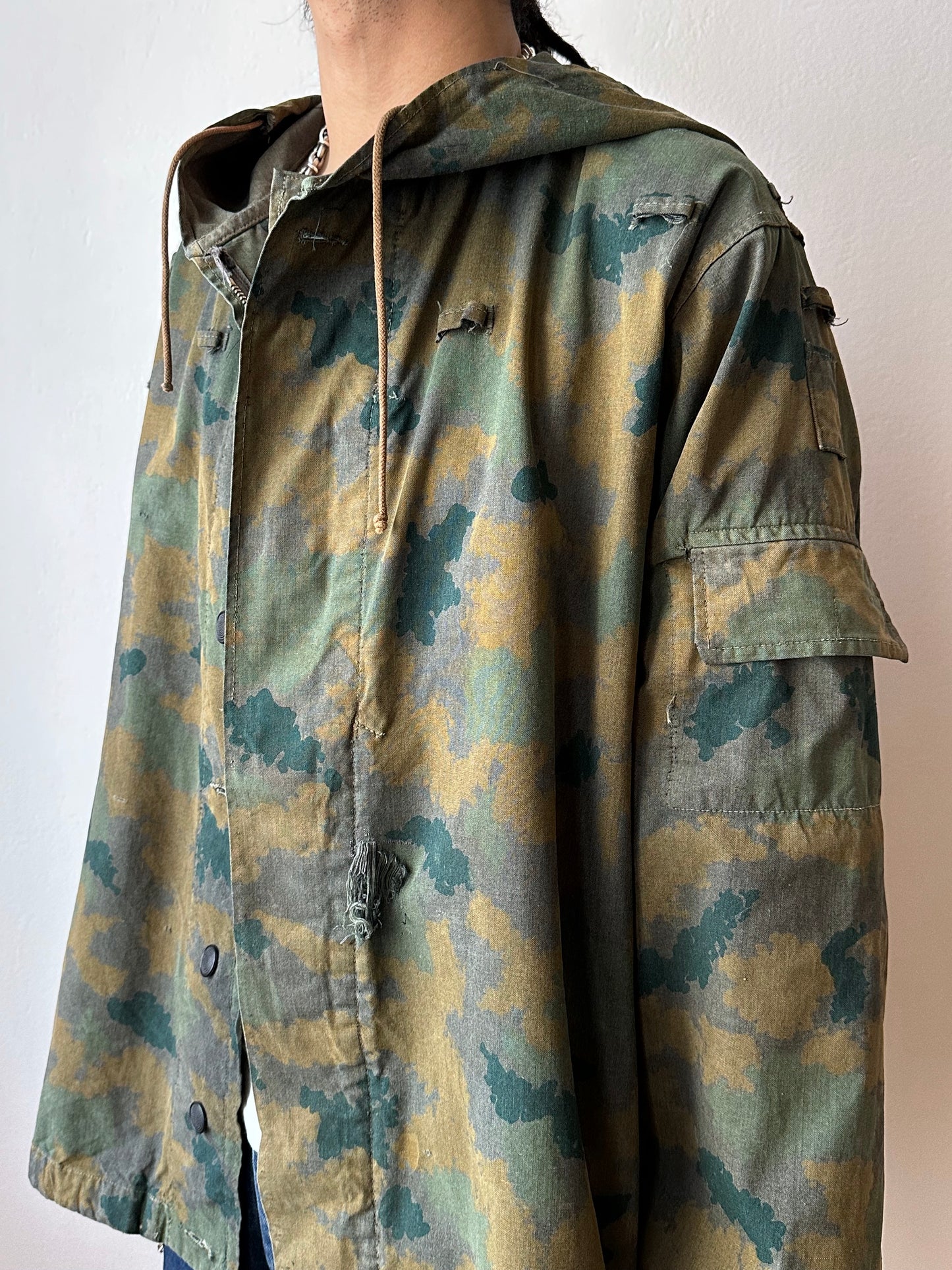 East German NVA Blumentarn Camo Sniper Jacket 東ドイツ軍 60's Toto Praha Prague Vintage clothing store Antique shop アンティークショップ 古着屋 人民軍 スナイパー ヴィンテージ military ミリタリー ユーロ古着 ユーロミリタリー ヨーロッパ古着 ヨーロッパミリタリー 古着卸 60年代 Rare レア 