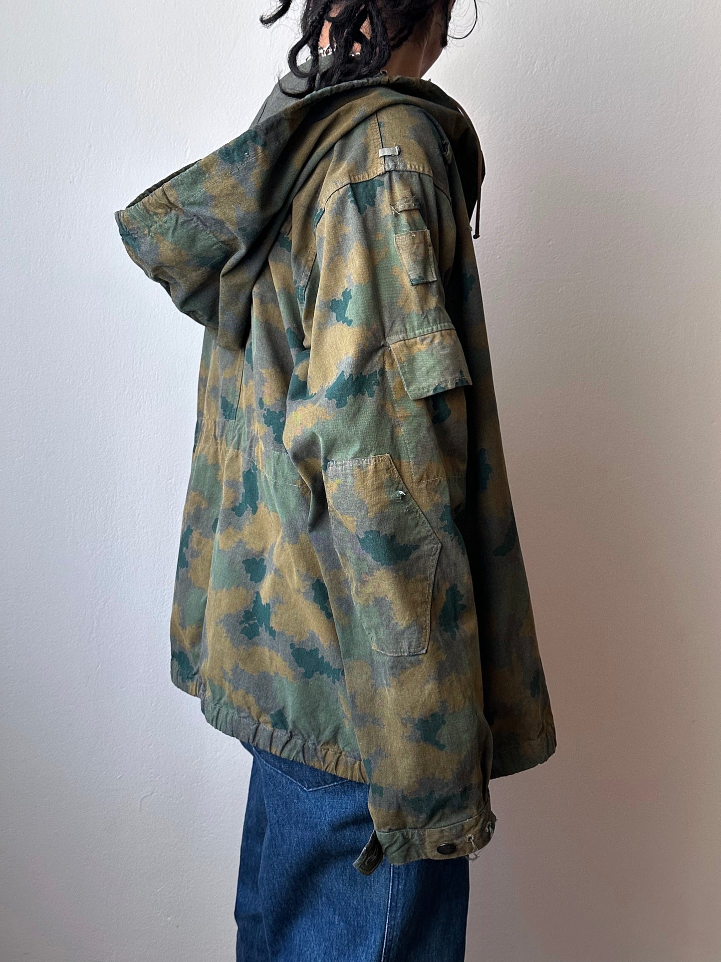 East German NVA Blumentarn Camo Sniper Jacket 東ドイツ軍 60's Toto Praha Prague Vintage clothing store Antique shop アンティークショップ 古着屋 人民軍 スナイパー ヴィンテージ military ミリタリー ユーロ古着 ユーロミリタリー ヨーロッパ古着 ヨーロッパミリタリー 古着卸 60年代 Rare レア 
