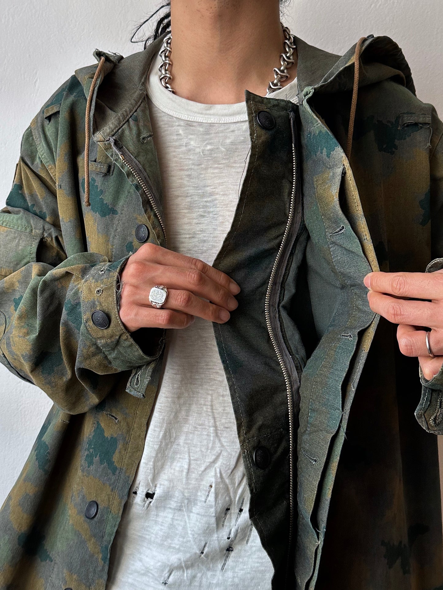 East German NVA Blumentarn Camo Sniper Jacket 東ドイツ軍 60's Toto Praha Prague Vintage clothing store Antique shop アンティークショップ 古着屋 人民軍 スナイパー ヴィンテージ military ミリタリー ユーロ古着 ユーロミリタリー ヨーロッパ古着 ヨーロッパミリタリー 古着卸 60年代 Rare レア 