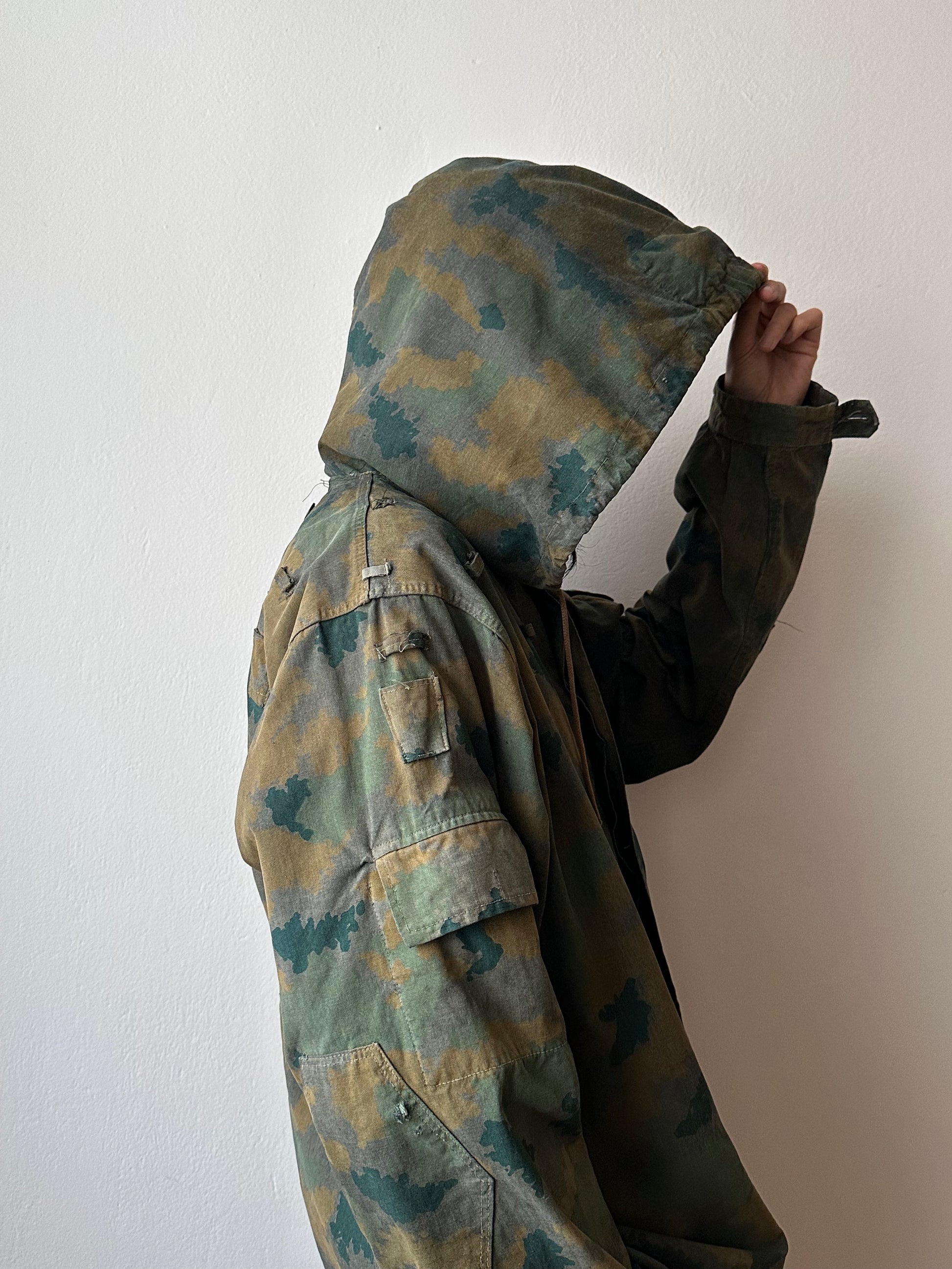 East German NVA Blumentarn Camo Sniper Jacket 東ドイツ軍 60's Toto Praha Prague Vintage clothing store Antique shop アンティークショップ 古着屋 人民軍 スナイパー ヴィンテージ military ミリタリー ユーロ古着 ユーロミリタリー ヨーロッパ古着 ヨーロッパミリタリー 古着卸 60年代 Rare レア 
