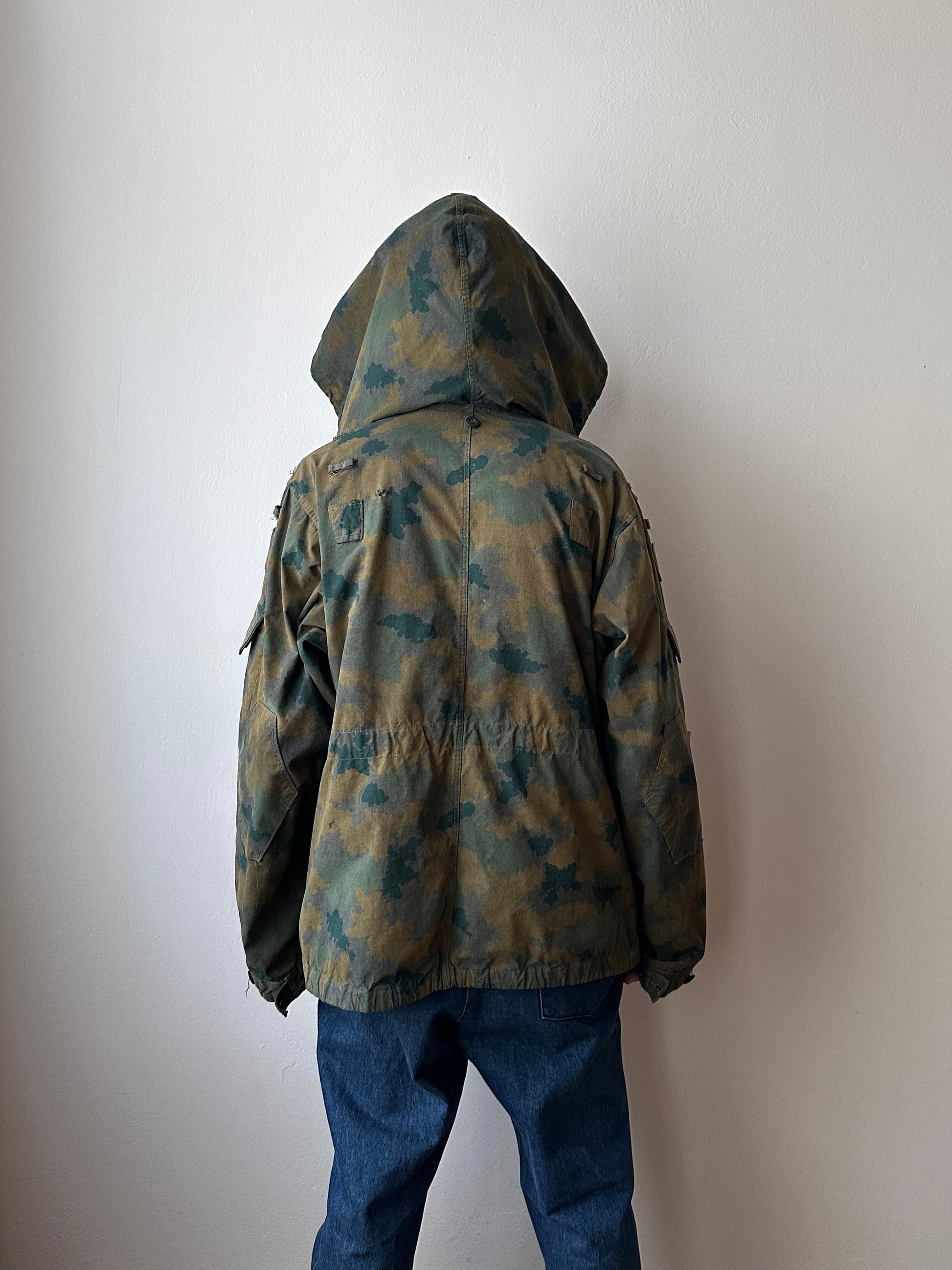 East German NVA Blumentarn Camo Sniper Jacket 東ドイツ軍 60's Toto Praha Prague Vintage clothing store Antique shop アンティークショップ 古着屋 人民軍 スナイパー ヴィンテージ military ミリタリー ユーロ古着 ユーロミリタリー ヨーロッパ古着 ヨーロッパミリタリー 古着卸 60年代 Rare レア 