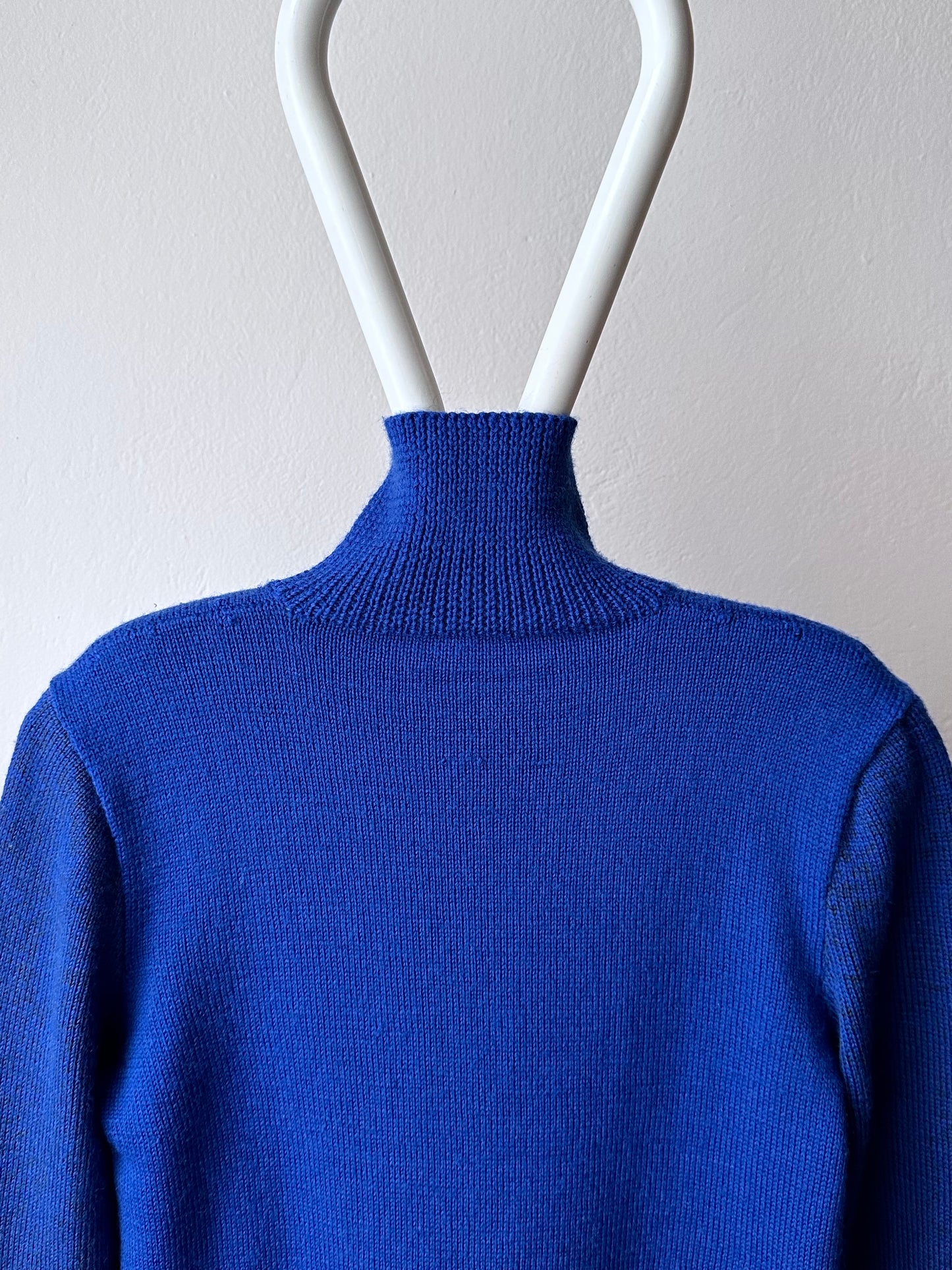 handmade nice blue knit