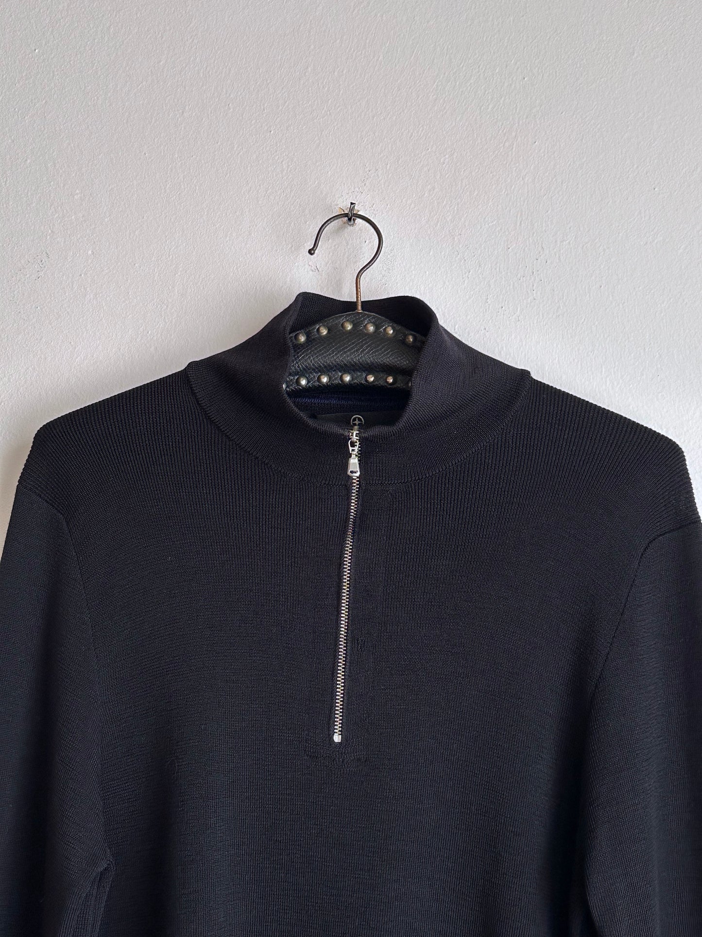 Stone Island Denims ストーンアイランド early 2000's 2006's Black wool jumper Vintage ヴィンテージ TOTO Praha Vintage clothing store Antique shop 古着屋 プラハ Prague アンティークストア