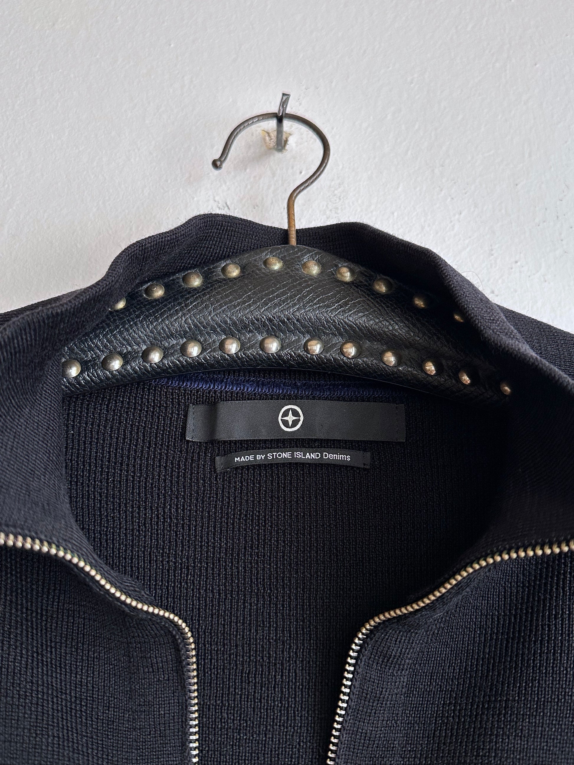 Stone Island Denims ストーンアイランド early 2000's 2006's Black wool jumper Vintage ヴィンテージ TOTO Praha Vintage clothing store Antique shop 古着屋 プラハ Prague アンティークストア