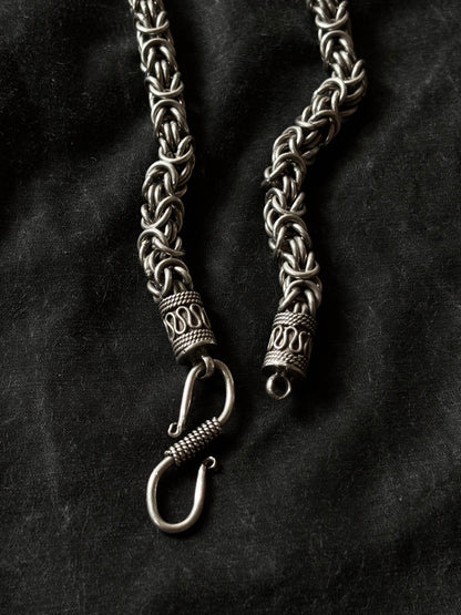 Super heavyweight Byzantine necklace
