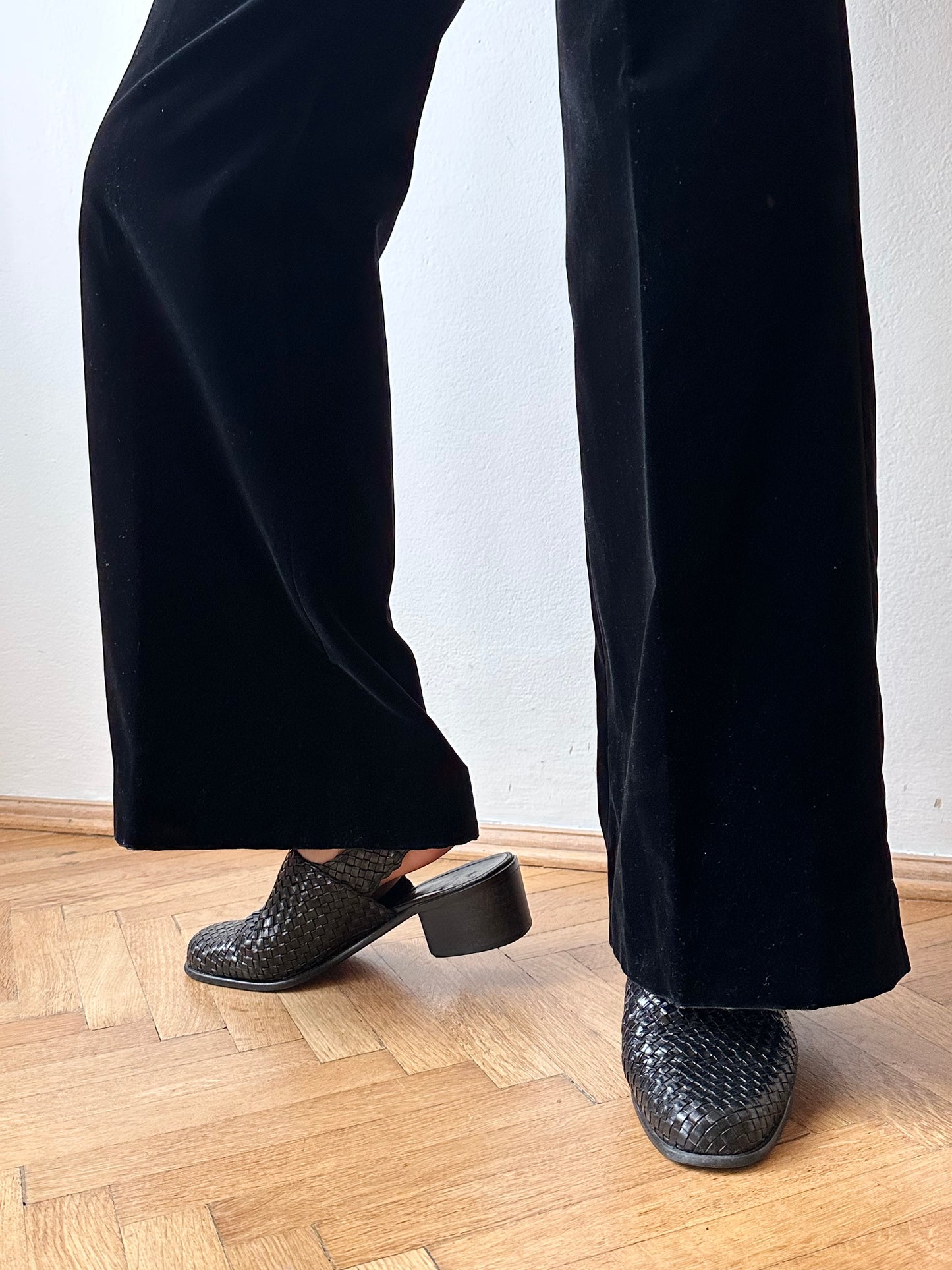 70s Black velvet trousers - w28