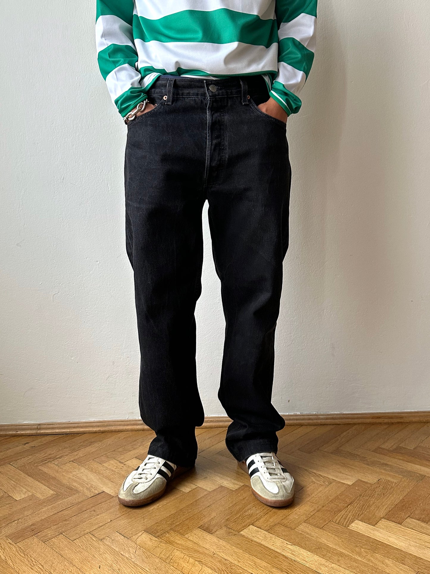 1990s Levi's Black Denim 501 Made in USA 90年代 リーバイス  黒  デニム TOTO Praha 古着屋 Vintage ヴィンテージ プラハ Prague Vintage clothing store shop  