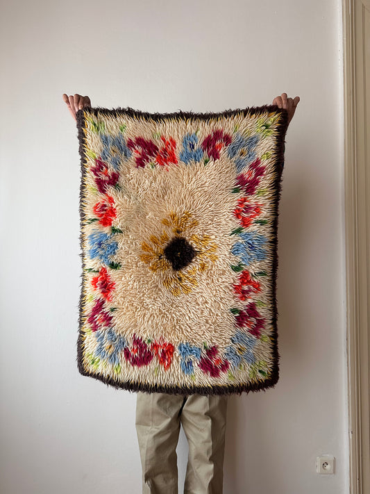 vintage acryl shaggy wall rug