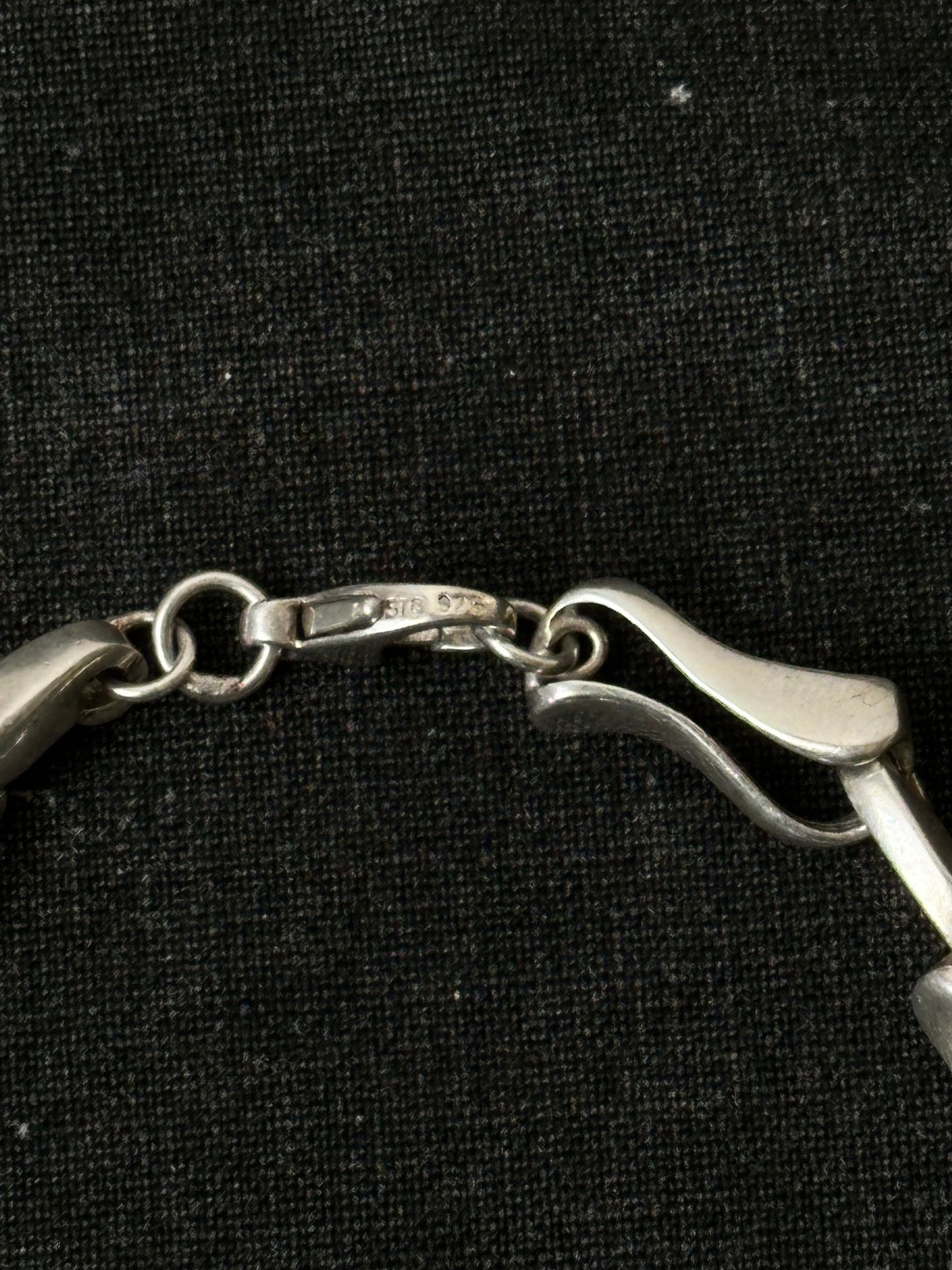 1992s British chain bracelet