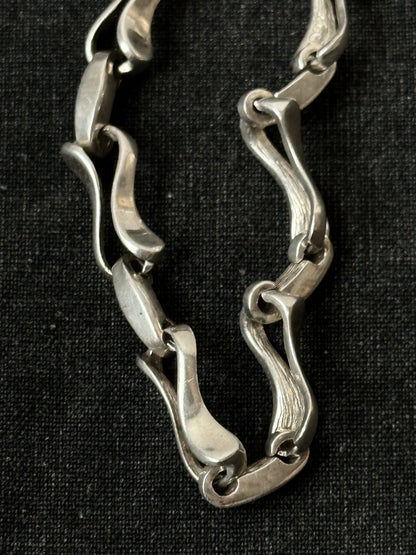 1992s British chain bracelet