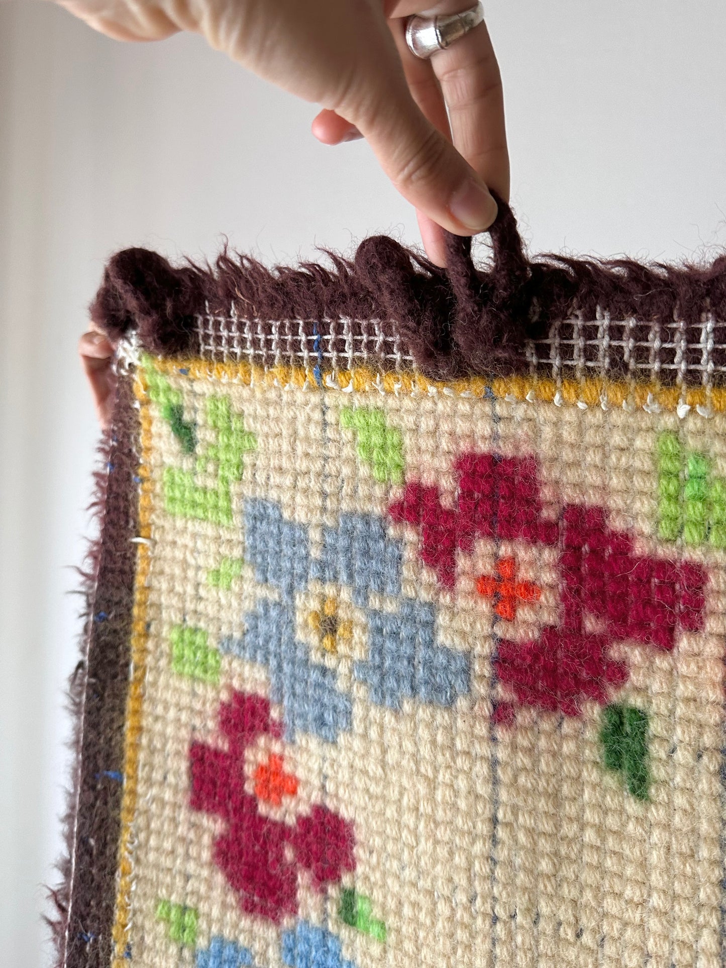 vintage acryl shaggy wall rug