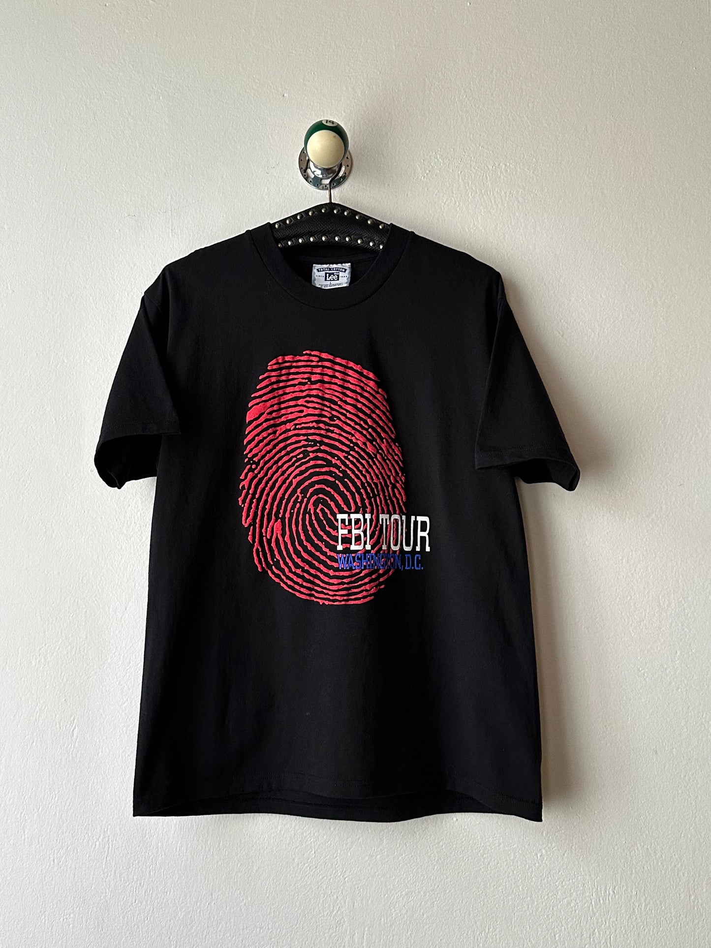 90s Vintage T-shirt Tee Tシャツ ヴィンテージ 90年代 指紋 Fingerprint Toto Praha Vintage clothing store shop Prague プラハ 古着屋 FBI