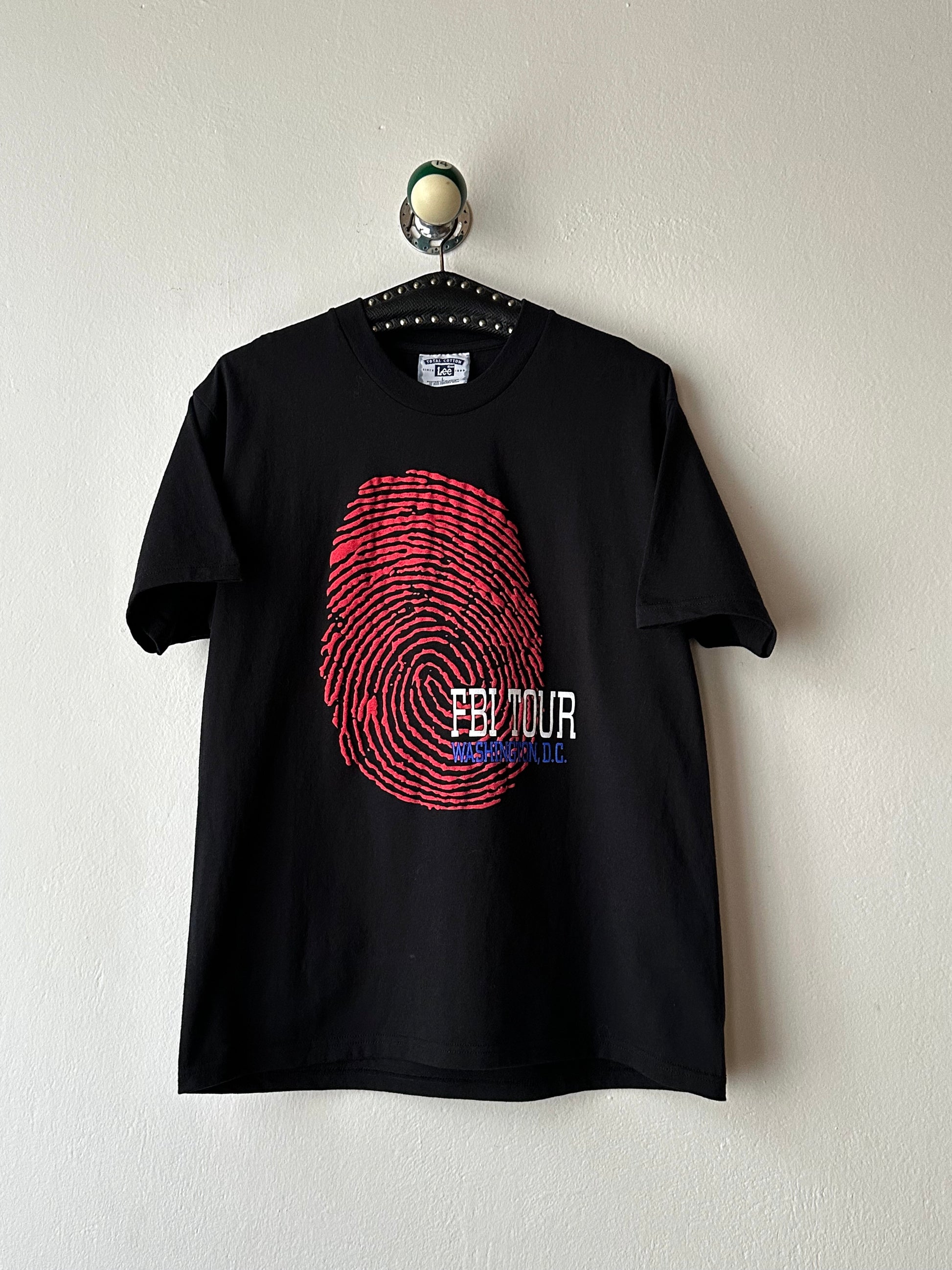 90s Vintage T-shirt Tee Tシャツ ヴィンテージ 90年代 指紋 Fingerprint Toto Praha Vintage clothing store shop Prague プラハ 古着屋 FBI