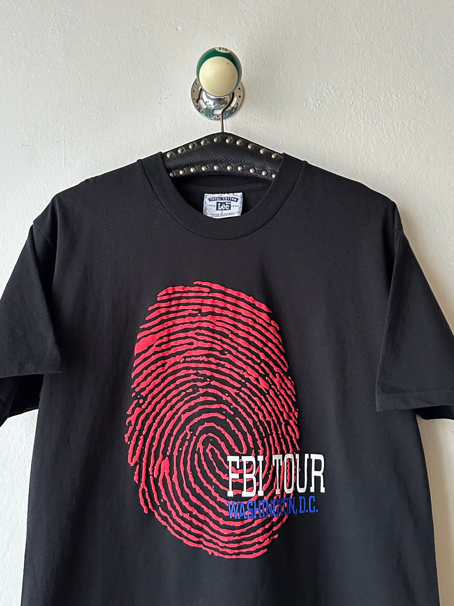 90s Vintage T-shirt Tee Tシャツ ヴィンテージ 90年代 指紋 Fingerprint Toto Praha Vintage clothing store shop Prague プラハ 古着屋 FBI