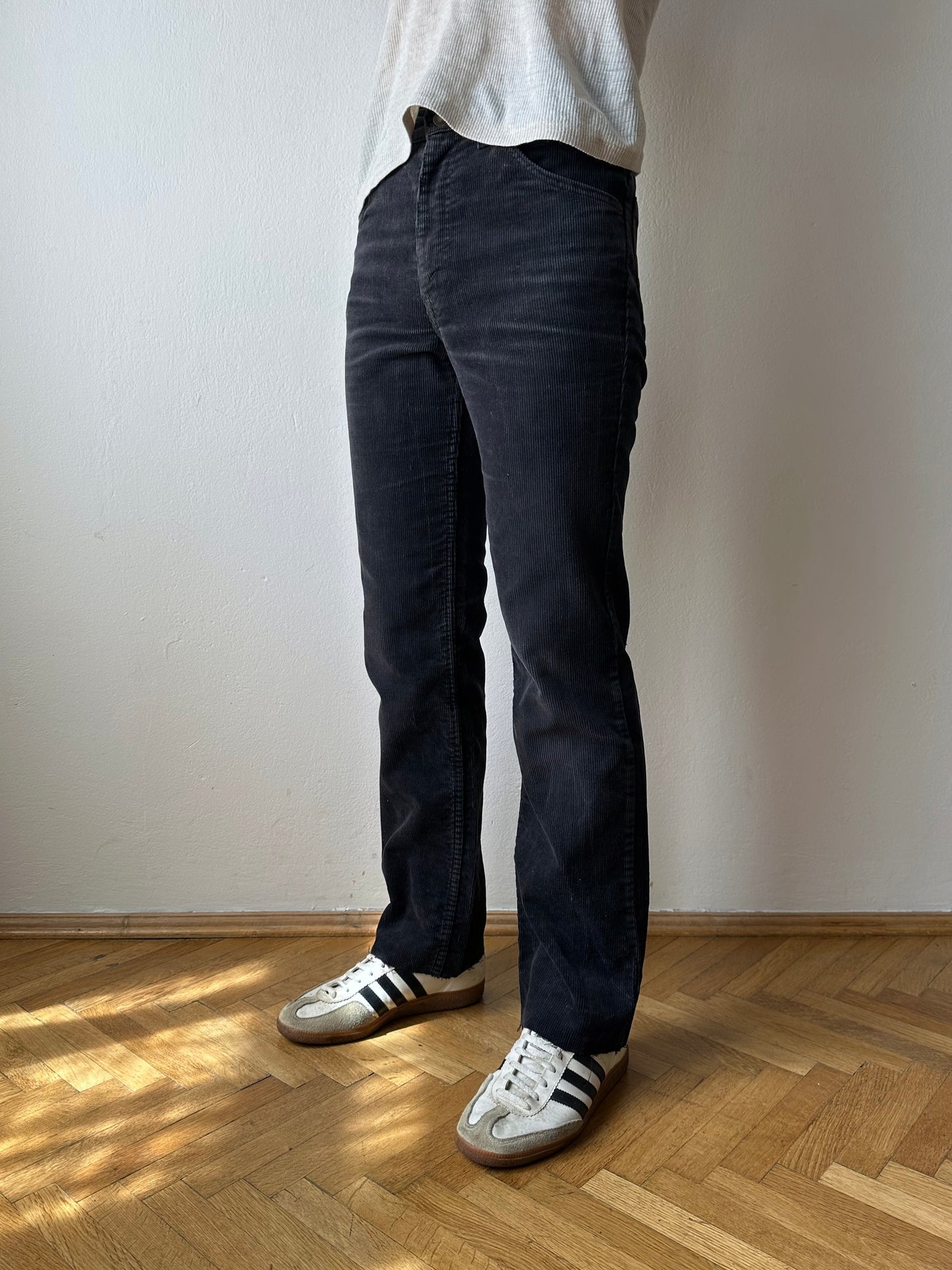 1990s Black Levi's corduroy trousers - w29