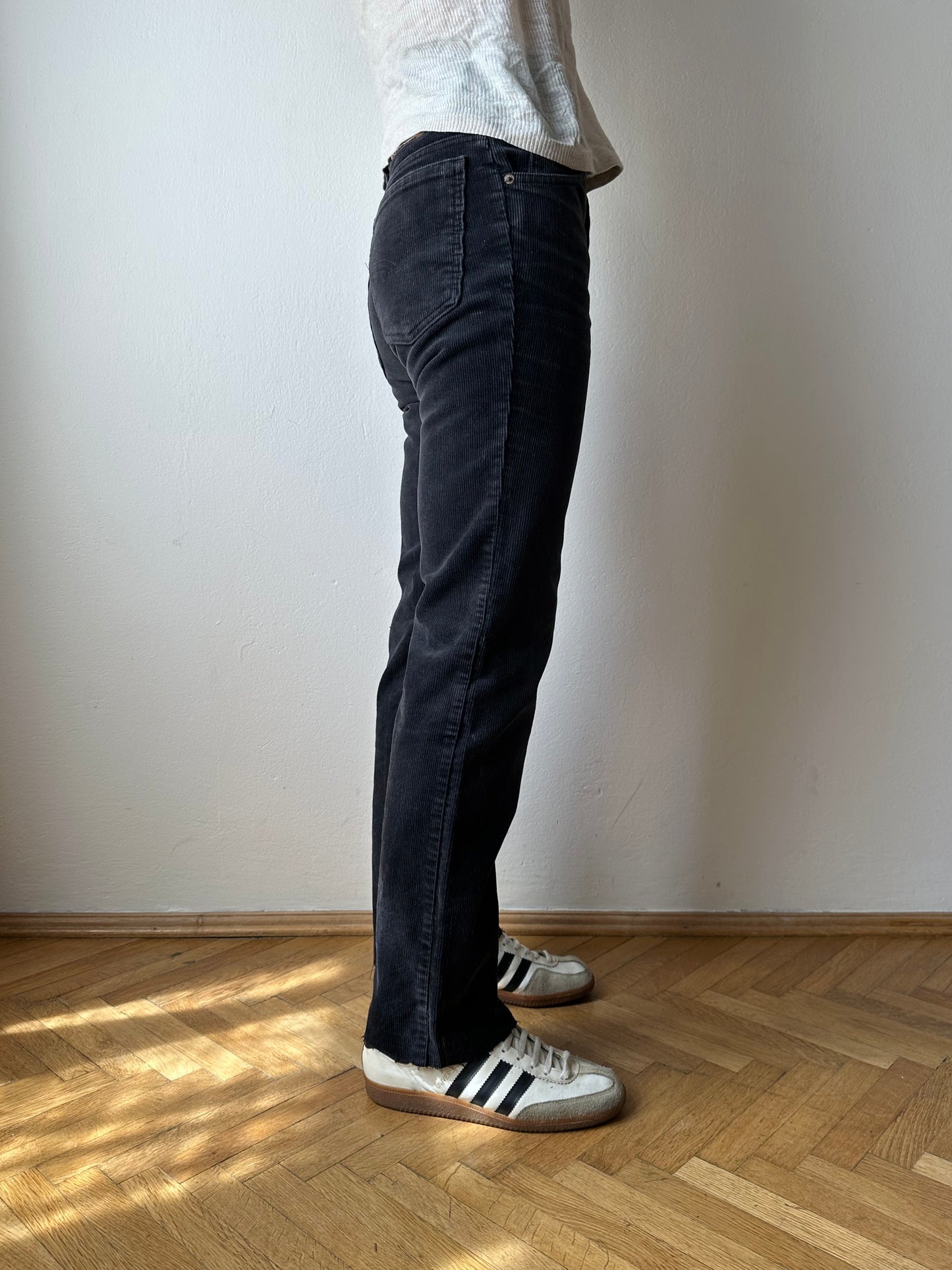 1990s Black Levi's corduroy trousers - w29