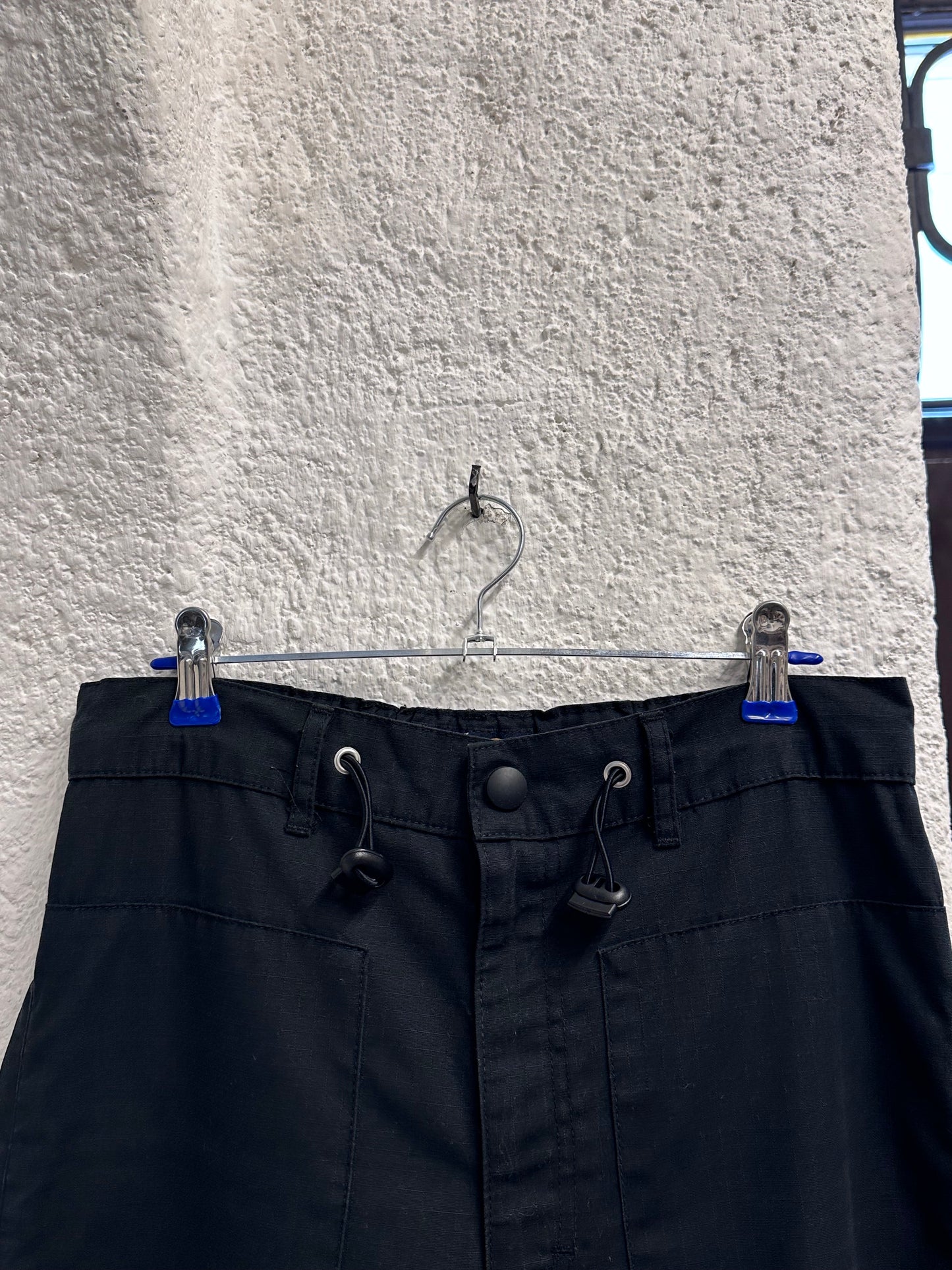 Early 00s Black Cotton Rip-stop trousers - ~w32