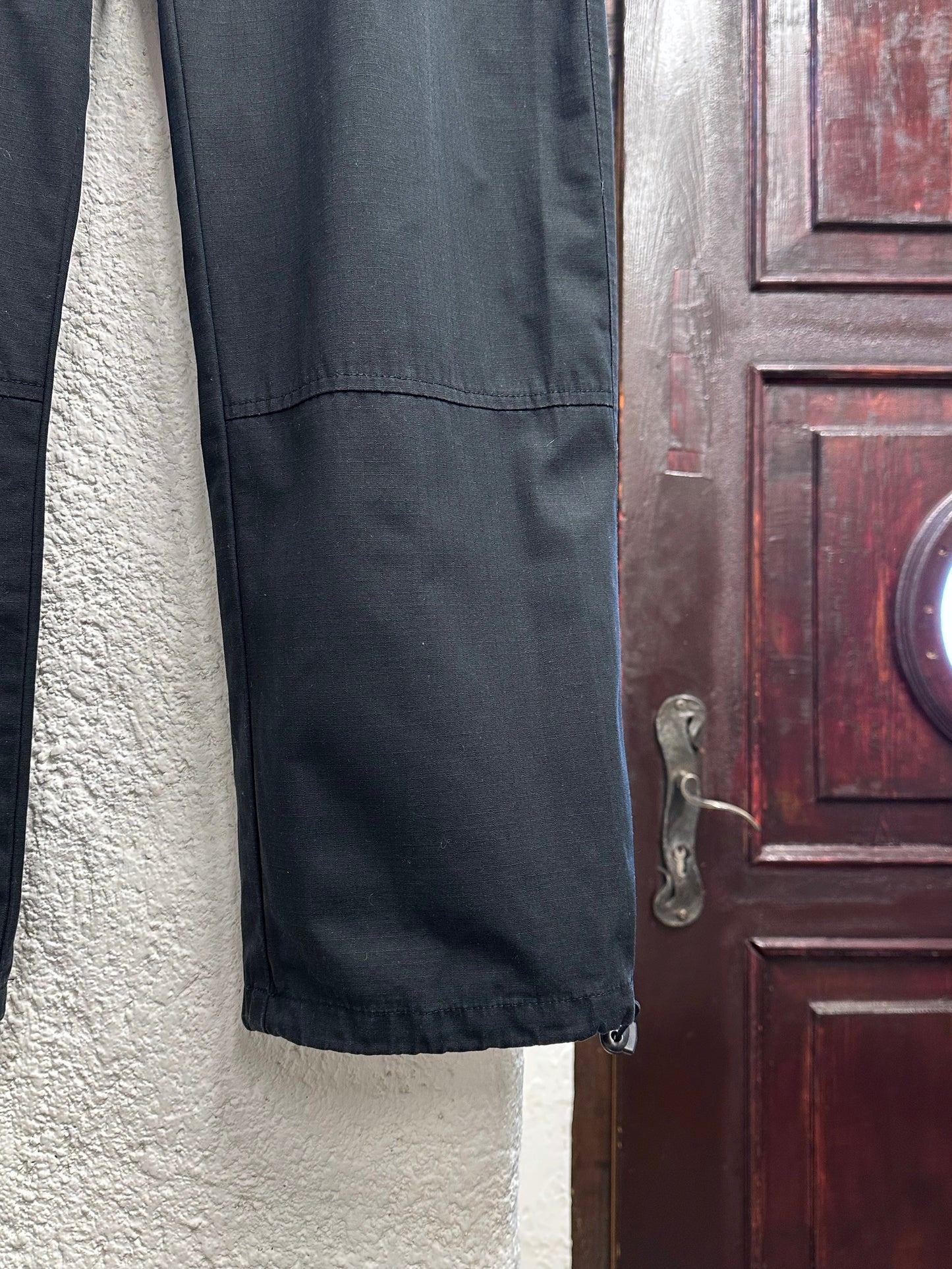 Early 00s Black Cotton Rip-stop trousers - ~w32