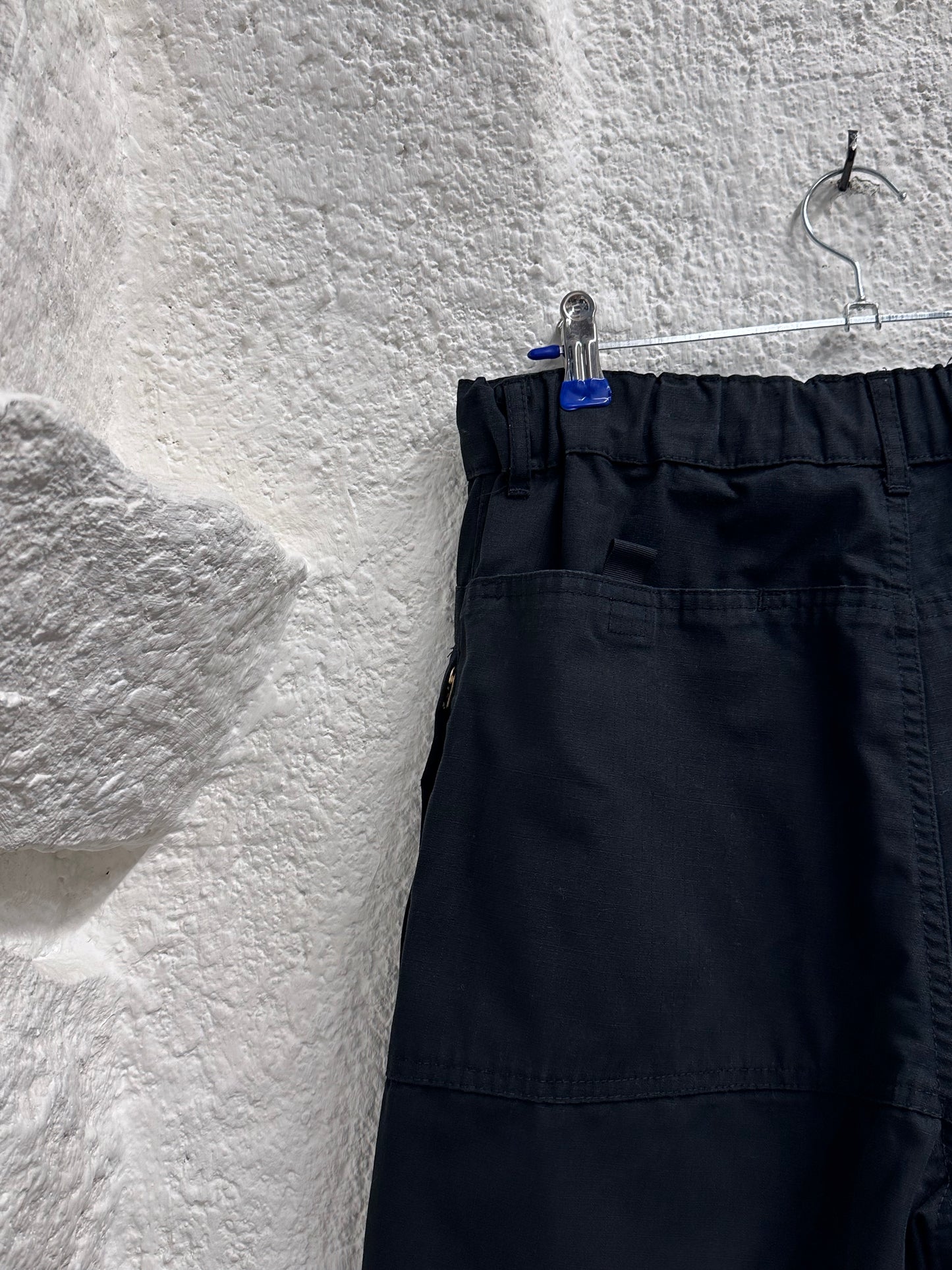 Early 00s Black Cotton Rip-stop trousers - ~w32