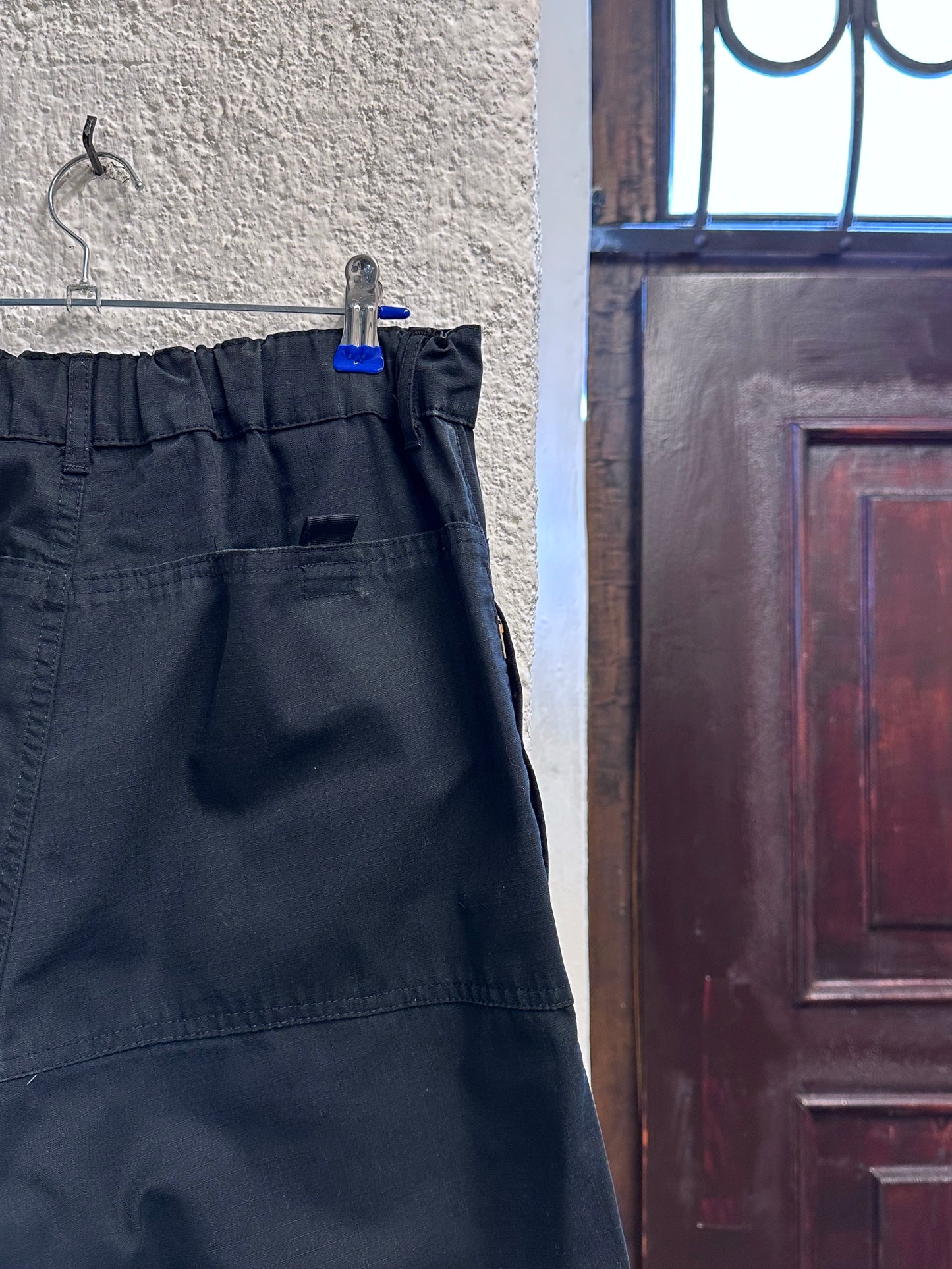 Early 00s Black Cotton Rip-stop trousers - ~w32