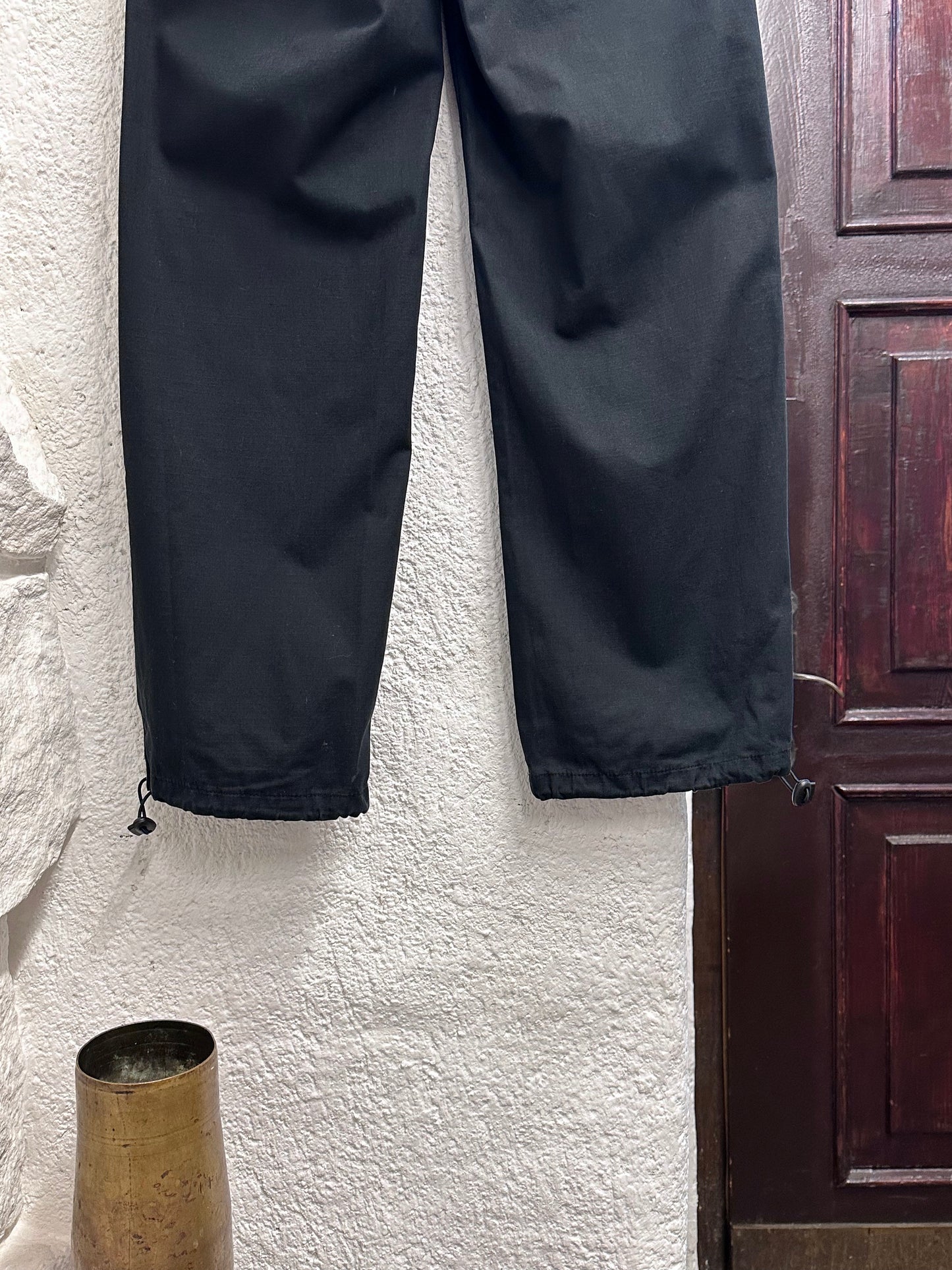 Early 00s Black Cotton Rip-stop trousers - ~w32