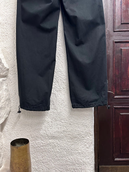 Early 00s Black Cotton Rip-stop trousers - ~w32