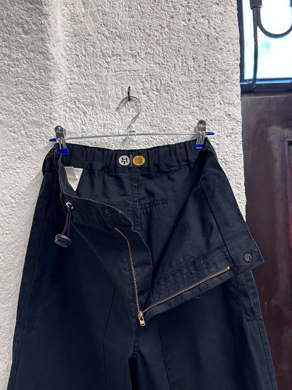 Early 00s Black Cotton Rip-stop trousers - ~w32