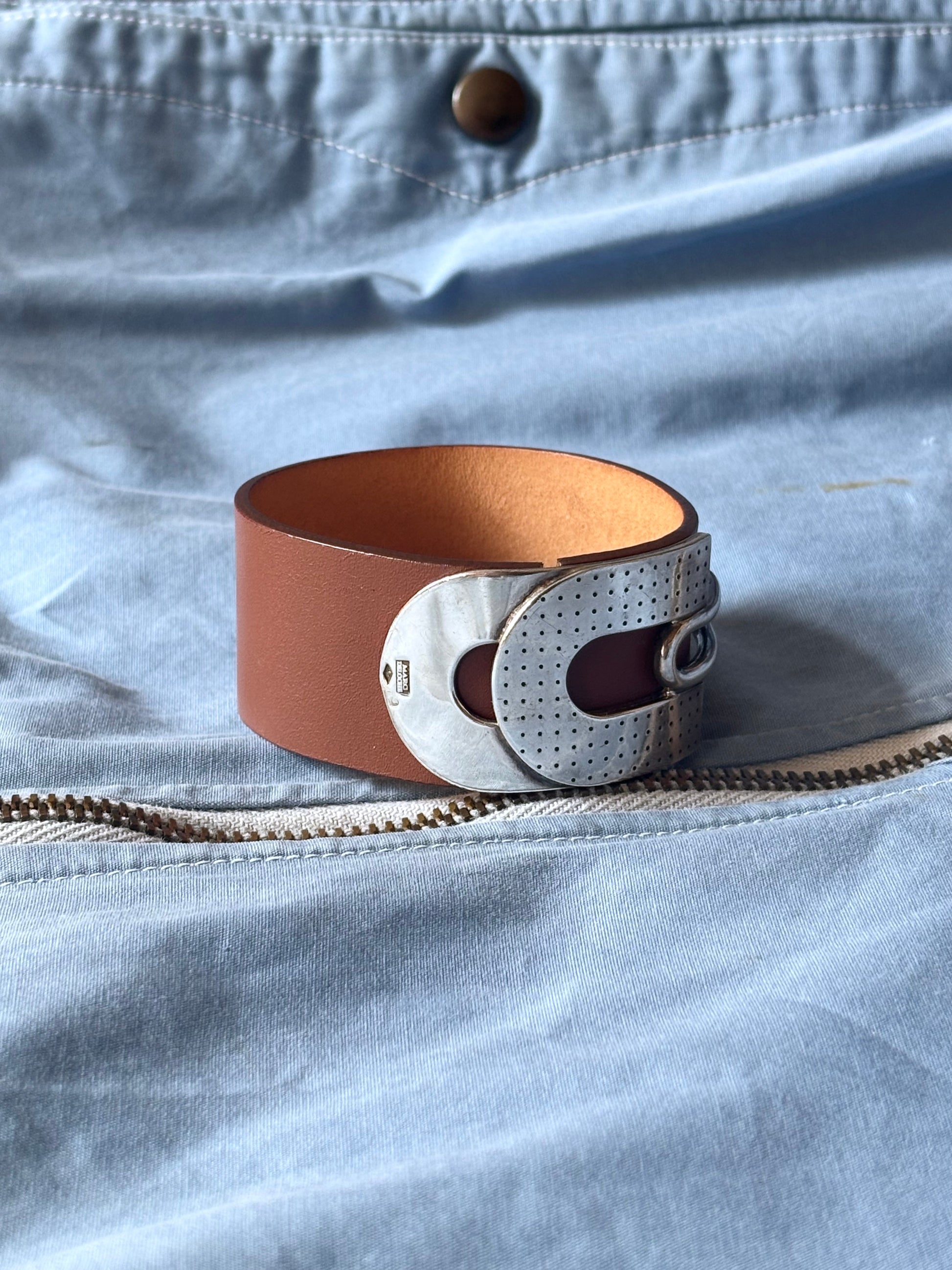 Marc Deloche Paris vintage sterling silver 925 buckle leather belt bangle bracelet cuff armband France French シルバーバングル レザーバングル ヴィンテージシルバーバングル シルバージュエリー ヴィンテージシルバージュエリー Prague antique shop 古着屋 アンティークショップ TOTO