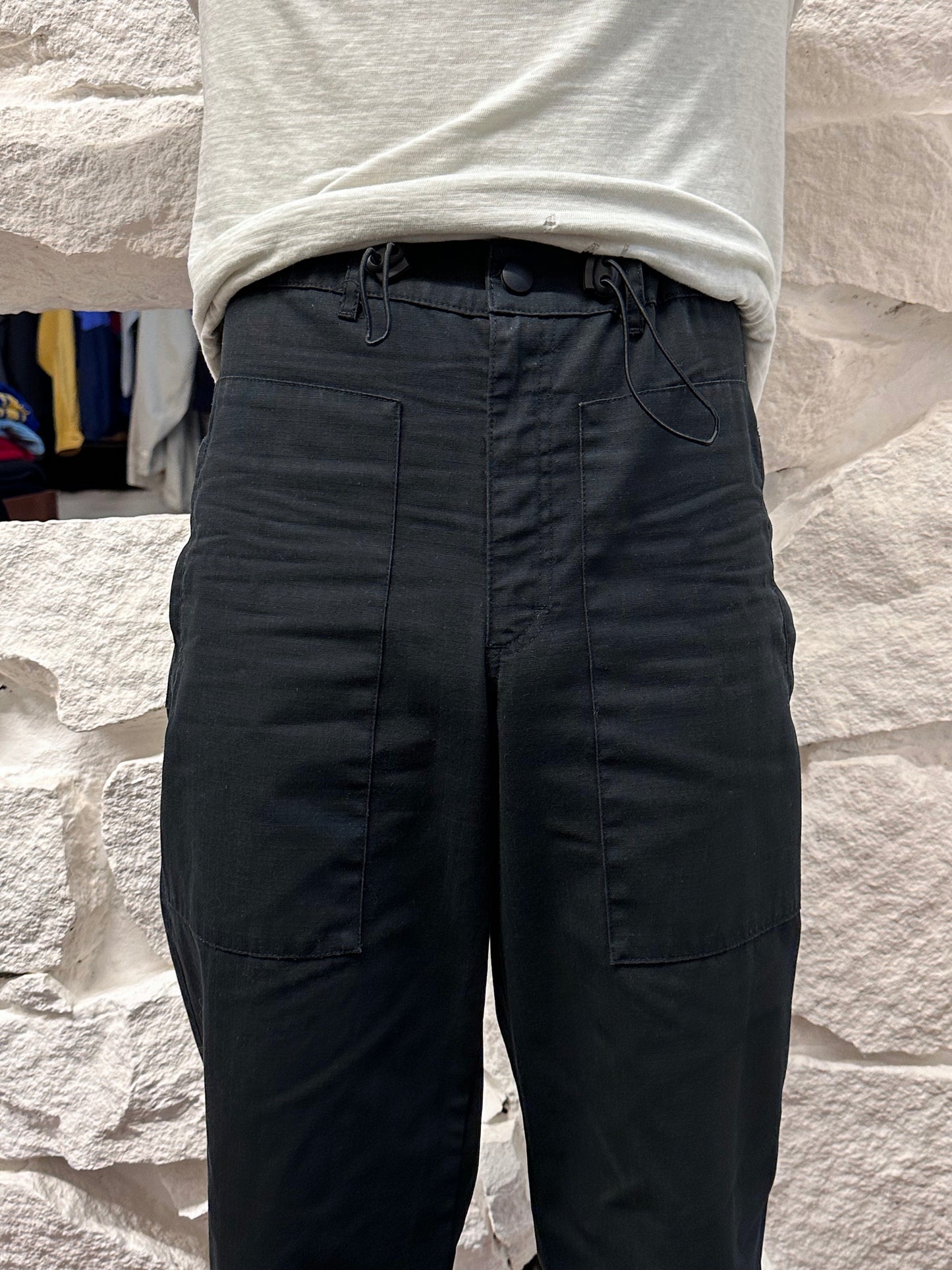 Early 00s Black Cotton Rip-stop trousers - ~w32