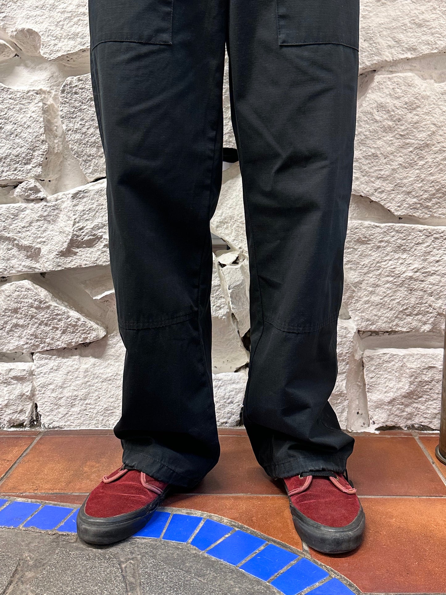 Early 00s Black Cotton Rip-stop trousers - ~w32