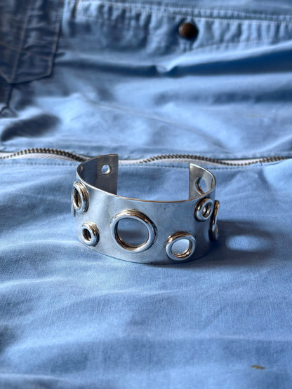 Marc Deloche Paris vintage sterling silver 925 punched eyelet grommet bangle bracelet cuff armband France French シルバーバングル ヴィンテージシルバーバングル シルバージュエリー ヴィンテージシルバージュエリー Prague antique shop 古着屋 アンティークショップ TOTO